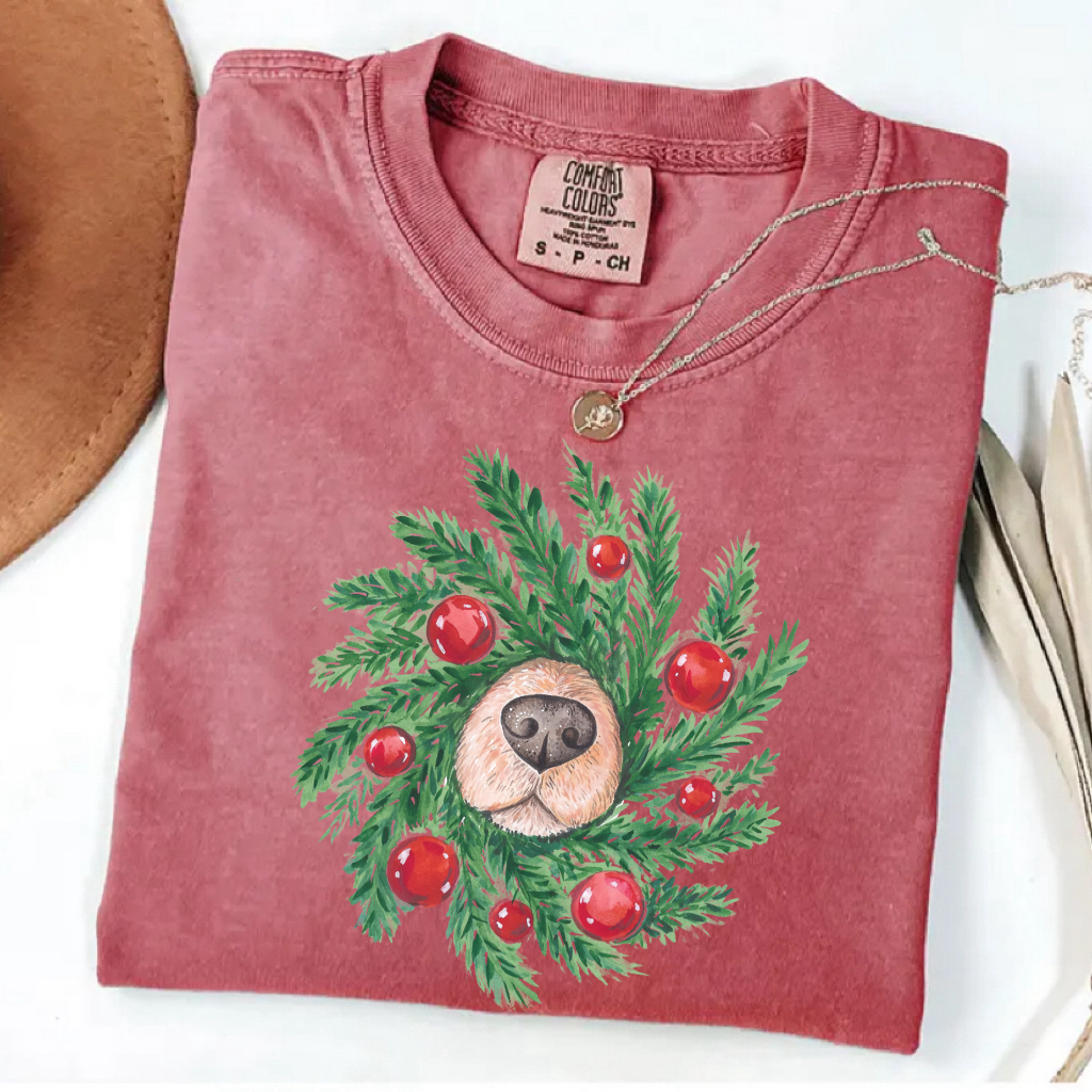 Comfort Color Cute Dog Nose Christmas Wreath T-shirt/Sweatshirt-Magmoo