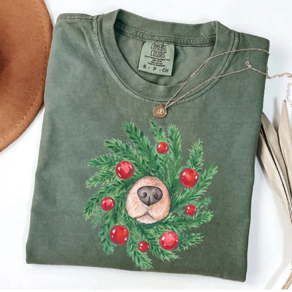 Comfort Color Cute Dog Nose Christmas Wreath T-shirt/Sweatshirt-Magmoo