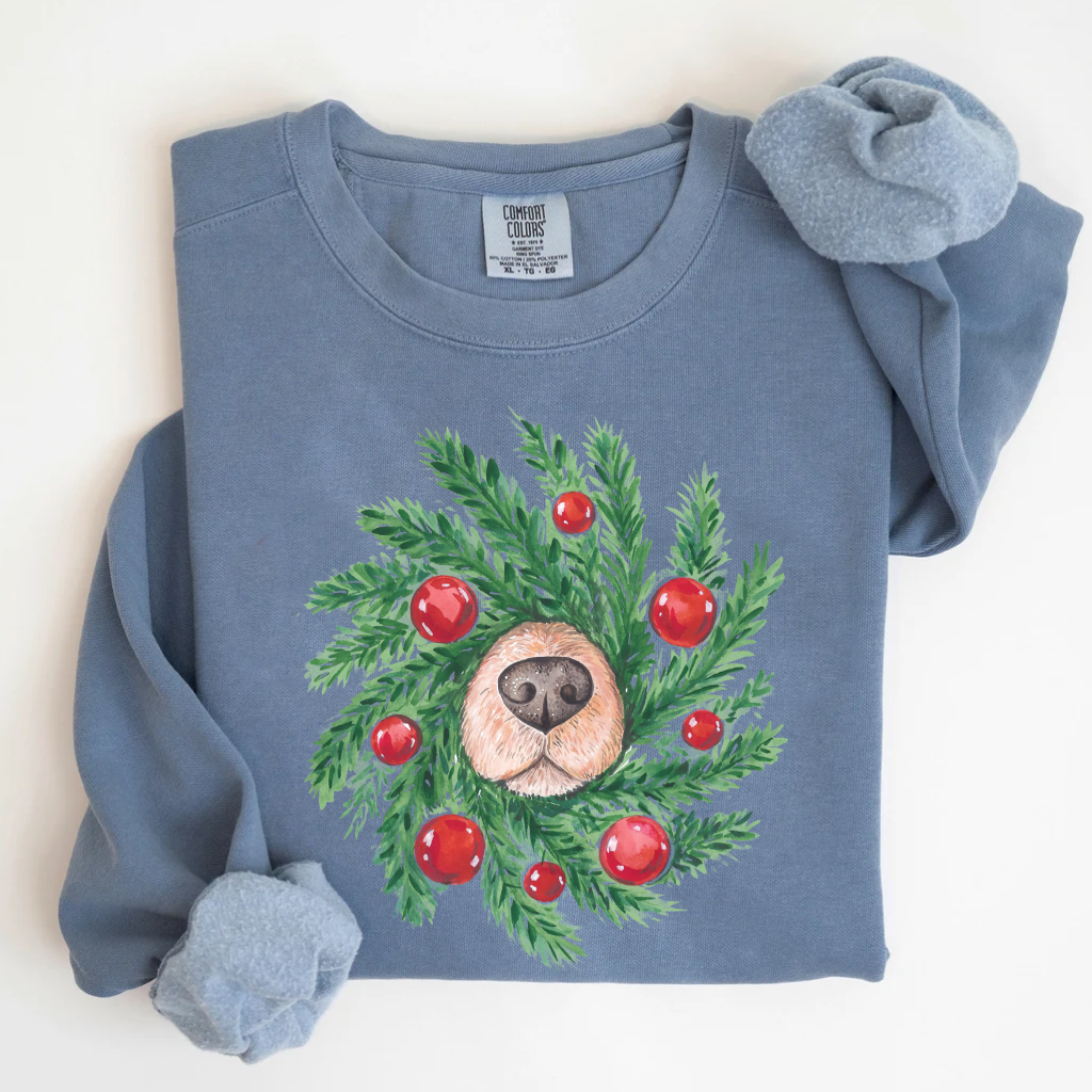 Comfort Color Cute Dog Nose Christmas Wreath T-shirt/Sweatshirt-Magmoo