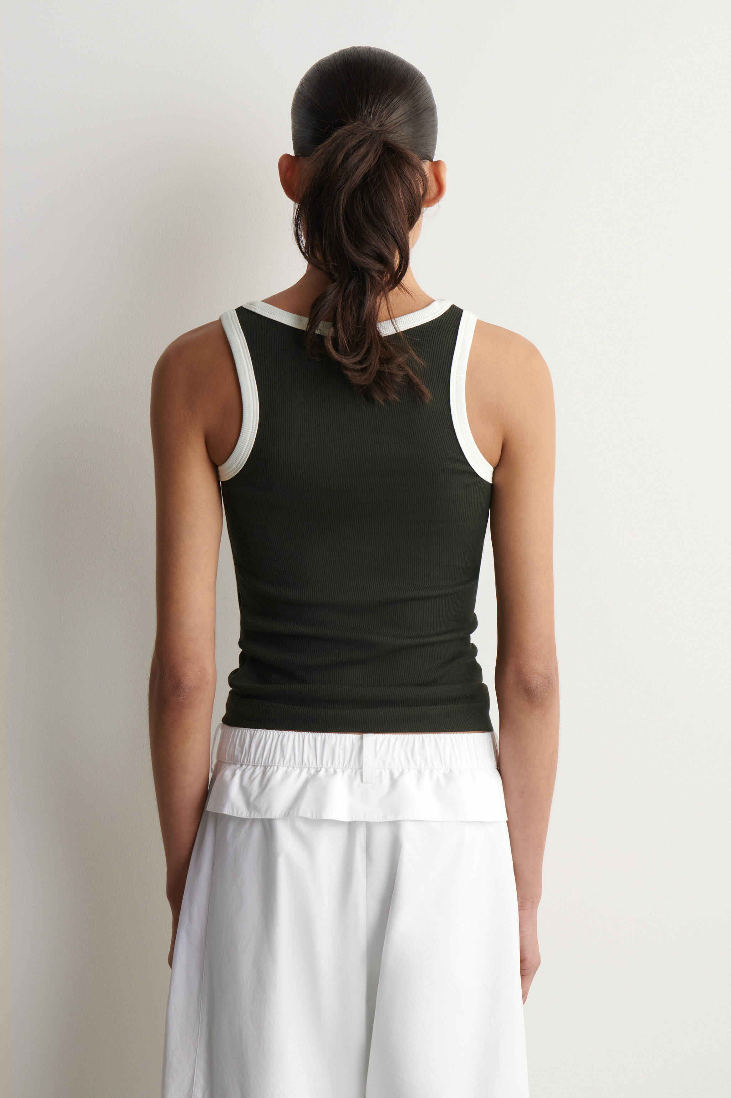 RIBBED COTTON TANK TOP - KHAKI / WHITE