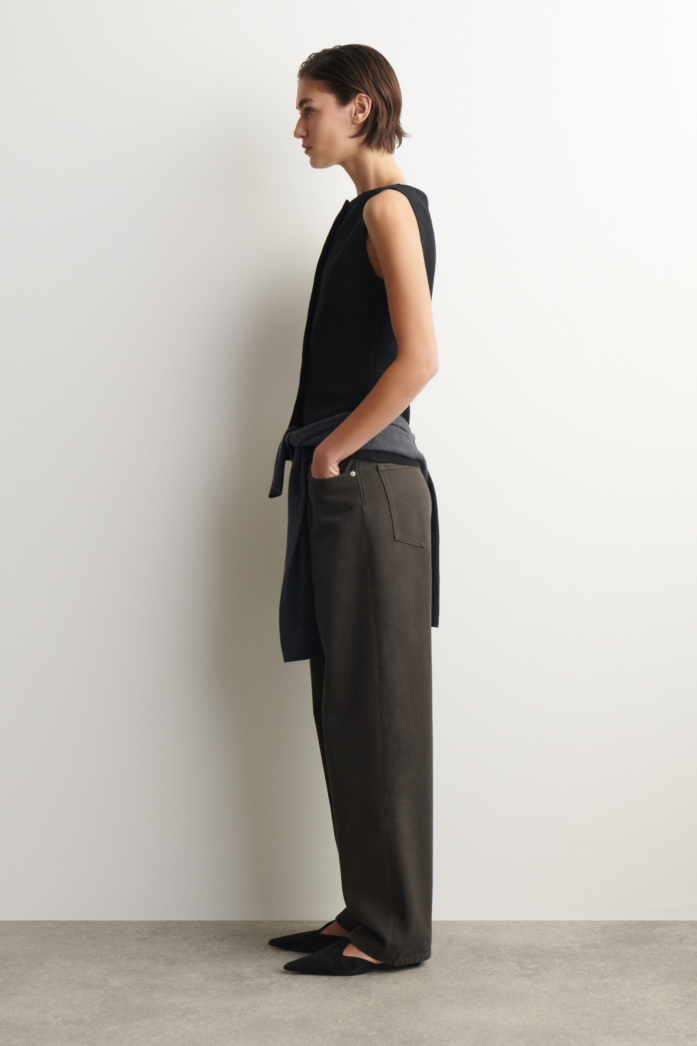 COTTON-BLEND CREPE VEST - BLACK