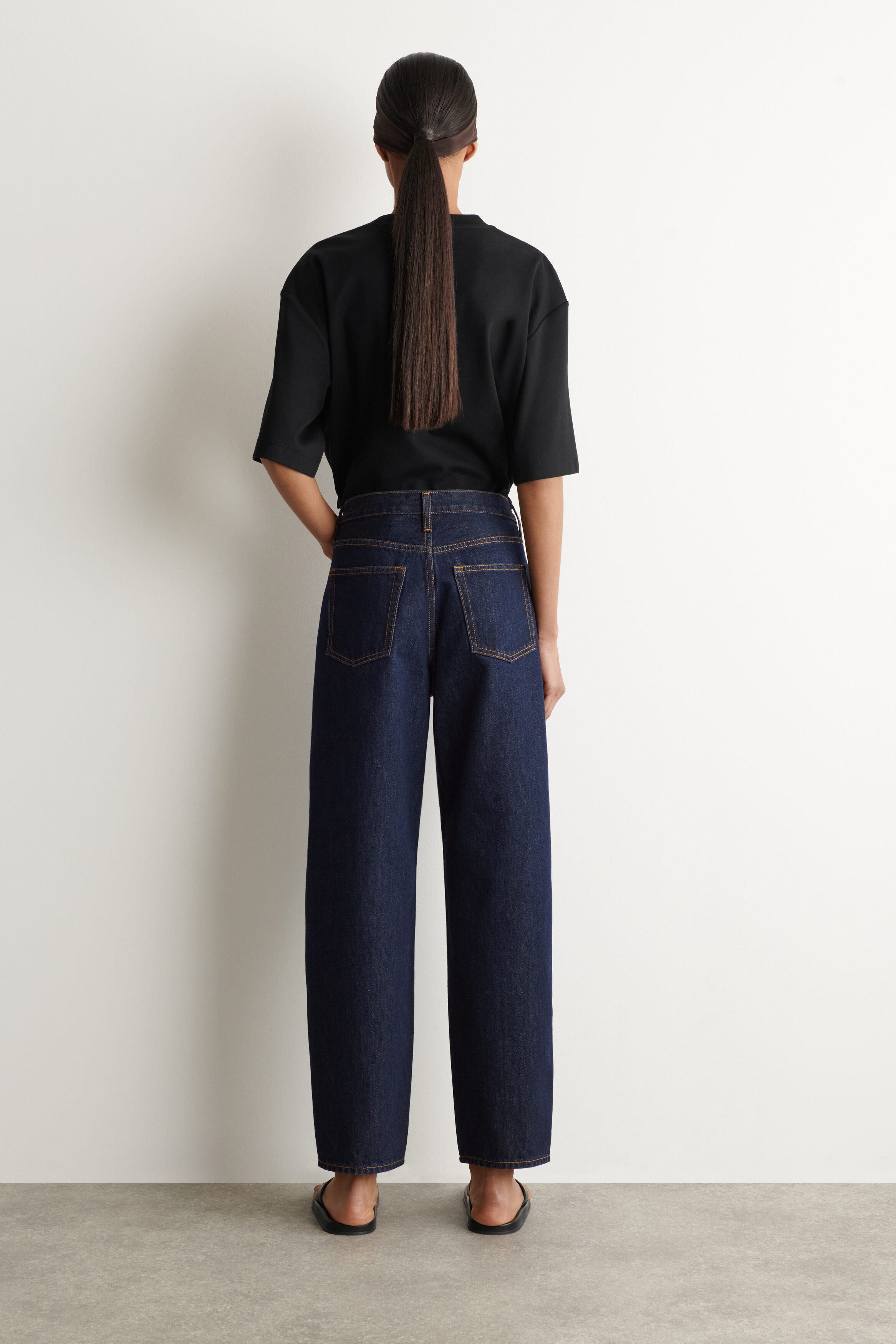 ARCH TAPERED JEANS - INDIGO