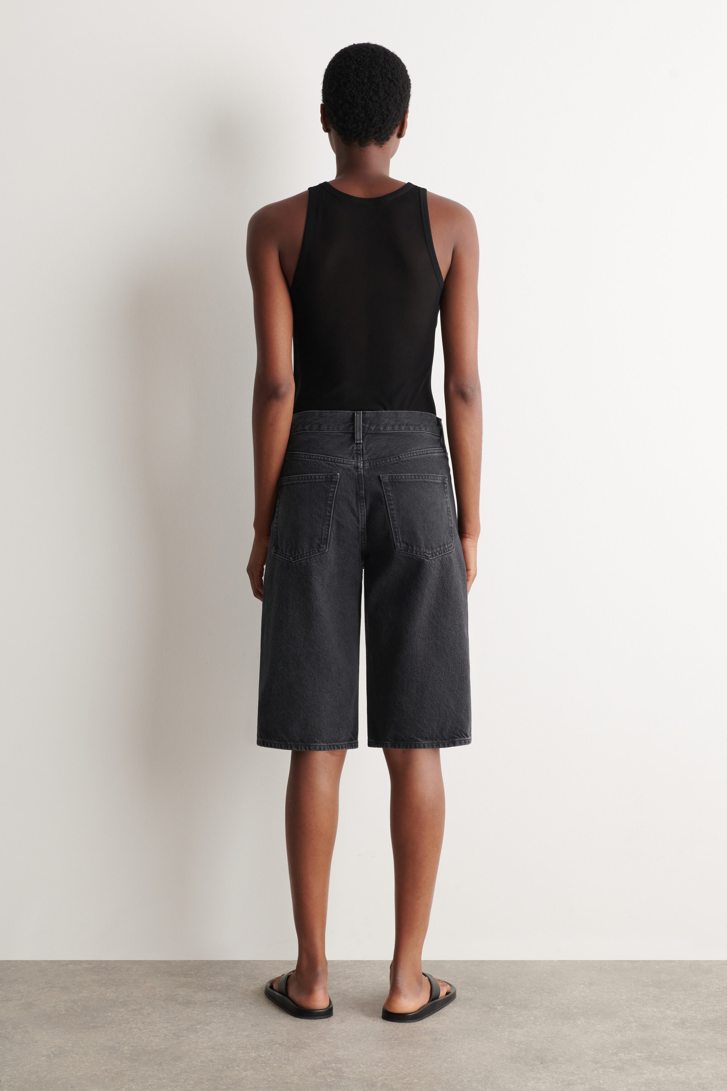 CHORD STRAIGHT-LEG DENIM SHORTS - BLACK