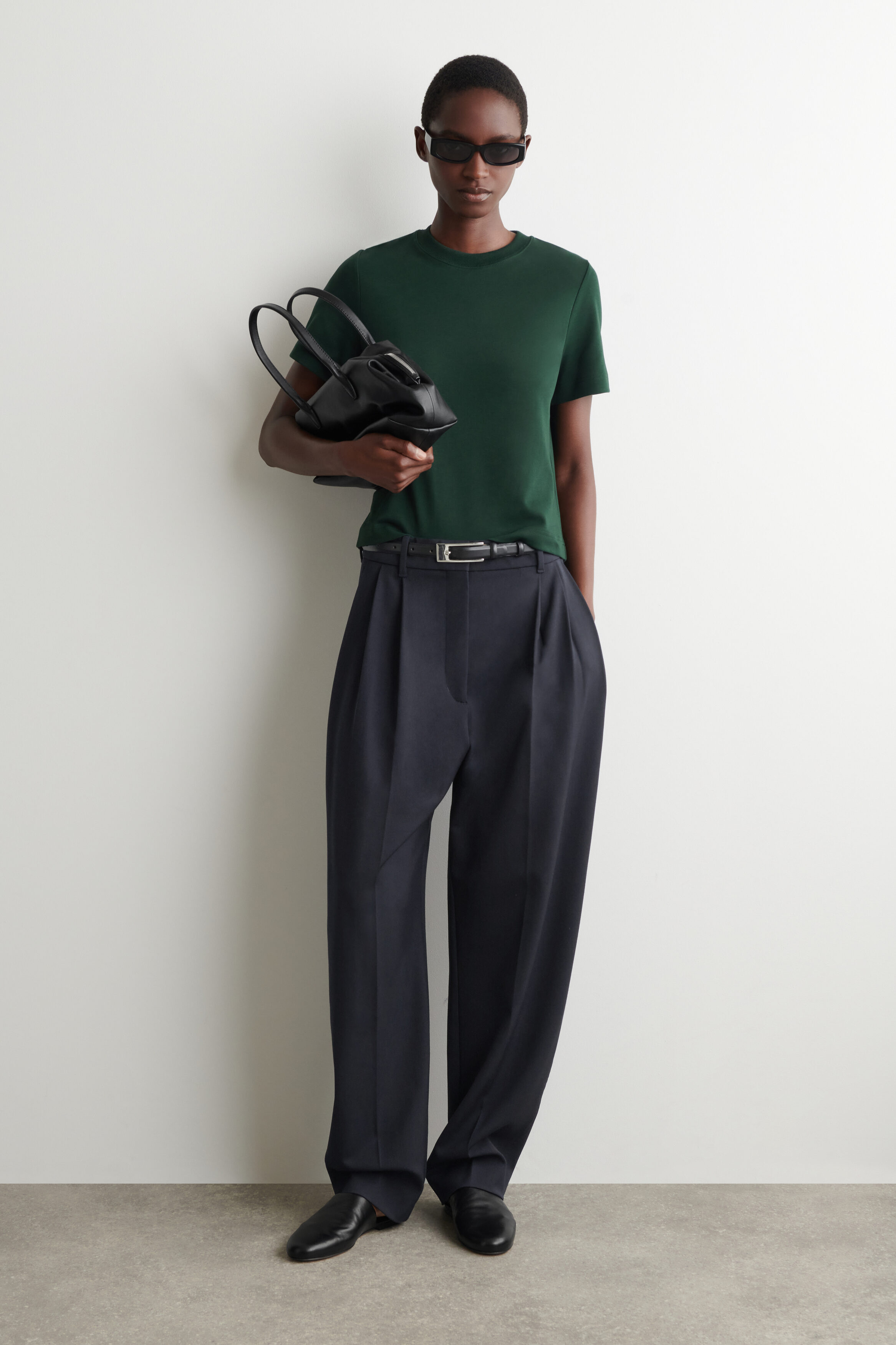 CLEAN CUT T-SHIRT - DARK GREEN