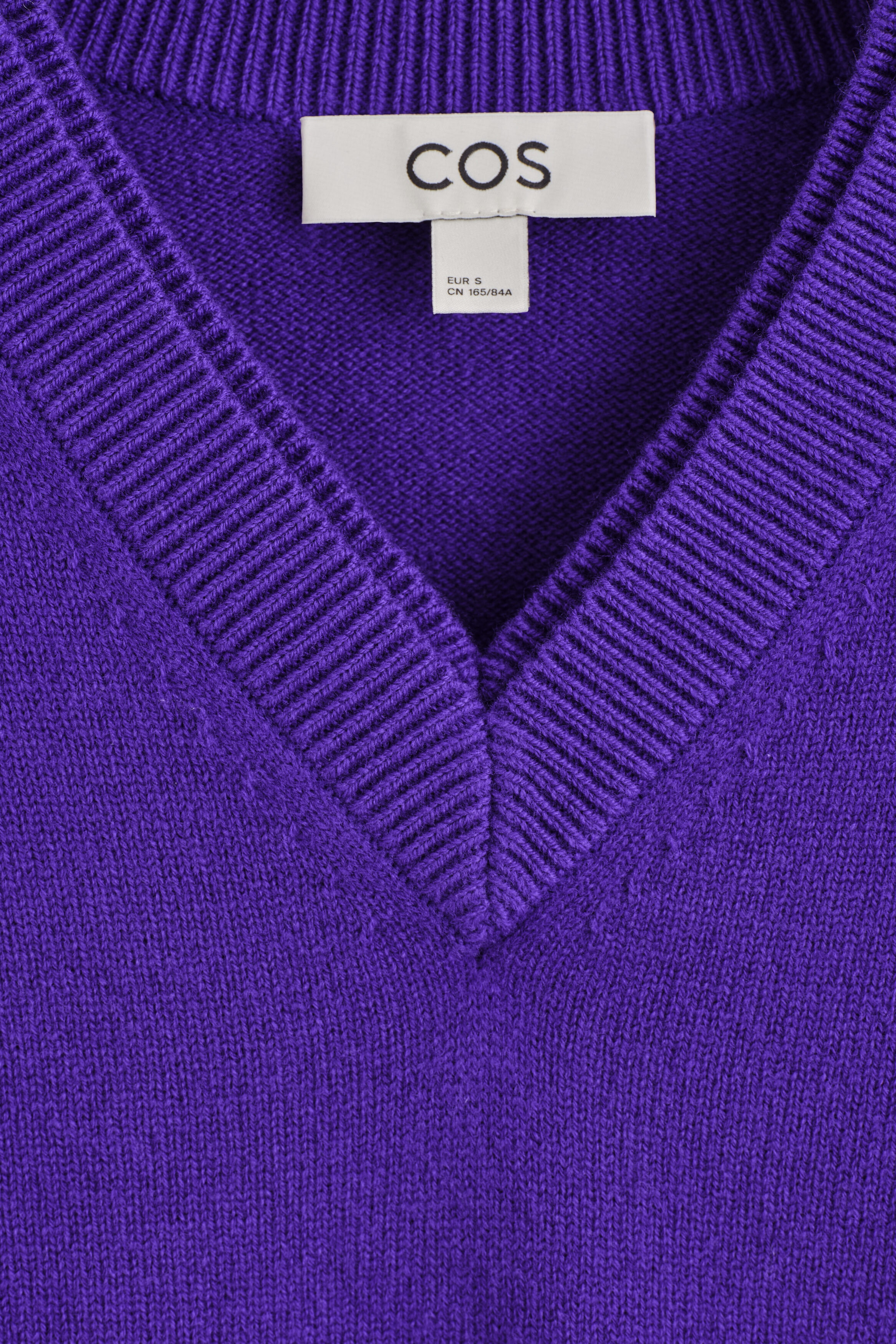 MERINO WOOL LAYERED V-NECK SWEATER - PURPLE
