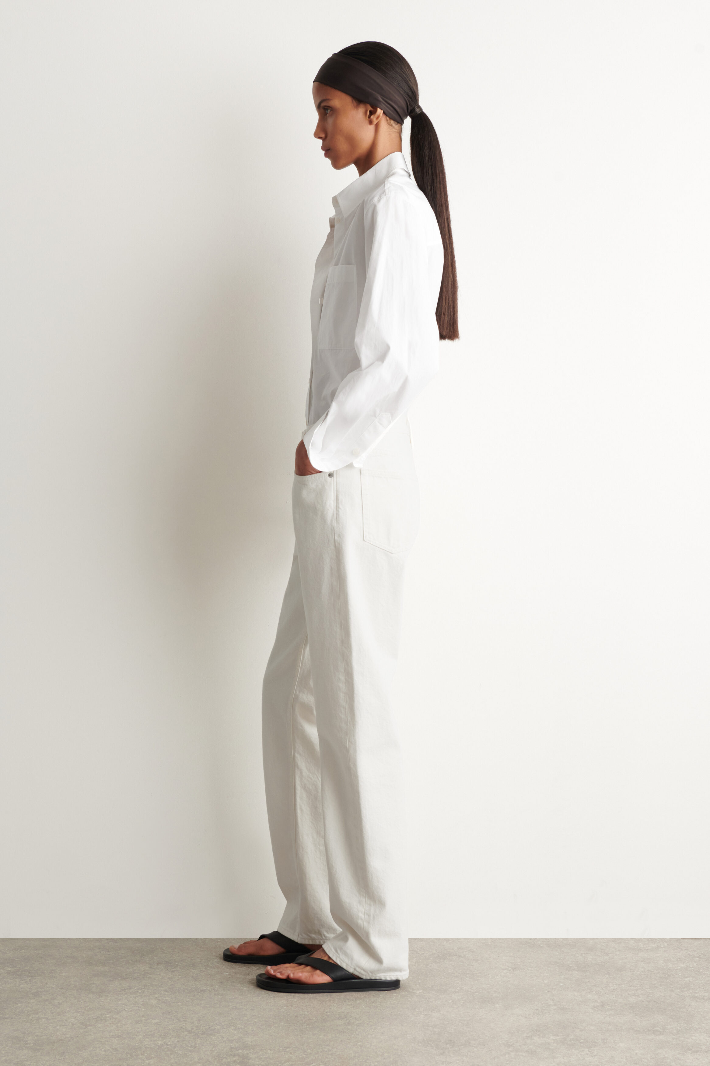 CHORD STRAIGHT-LEG JEANS - WHITE
