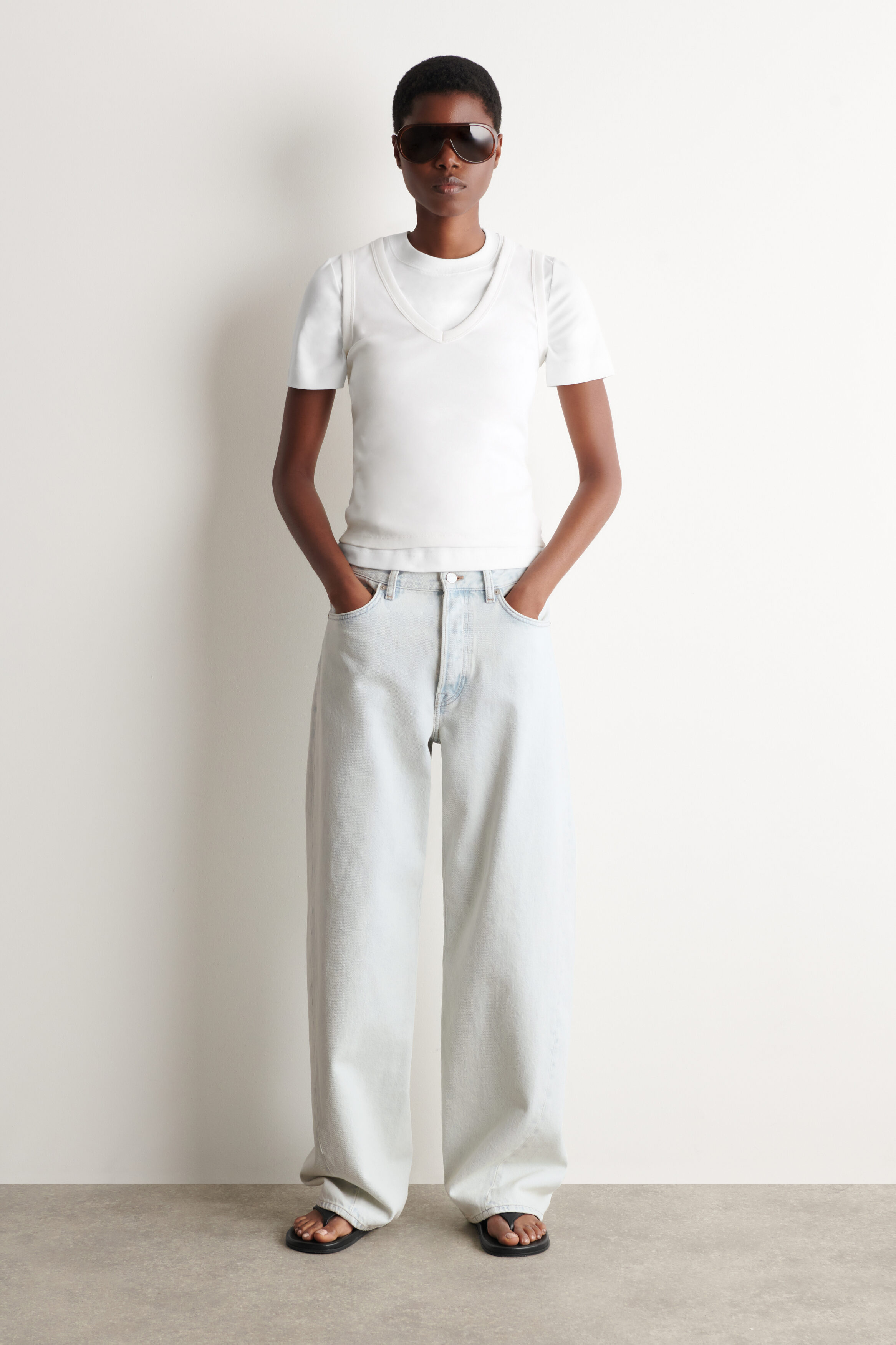 FACADE STRAIGHT-LEG JEANS - BLEACHED BLUE
