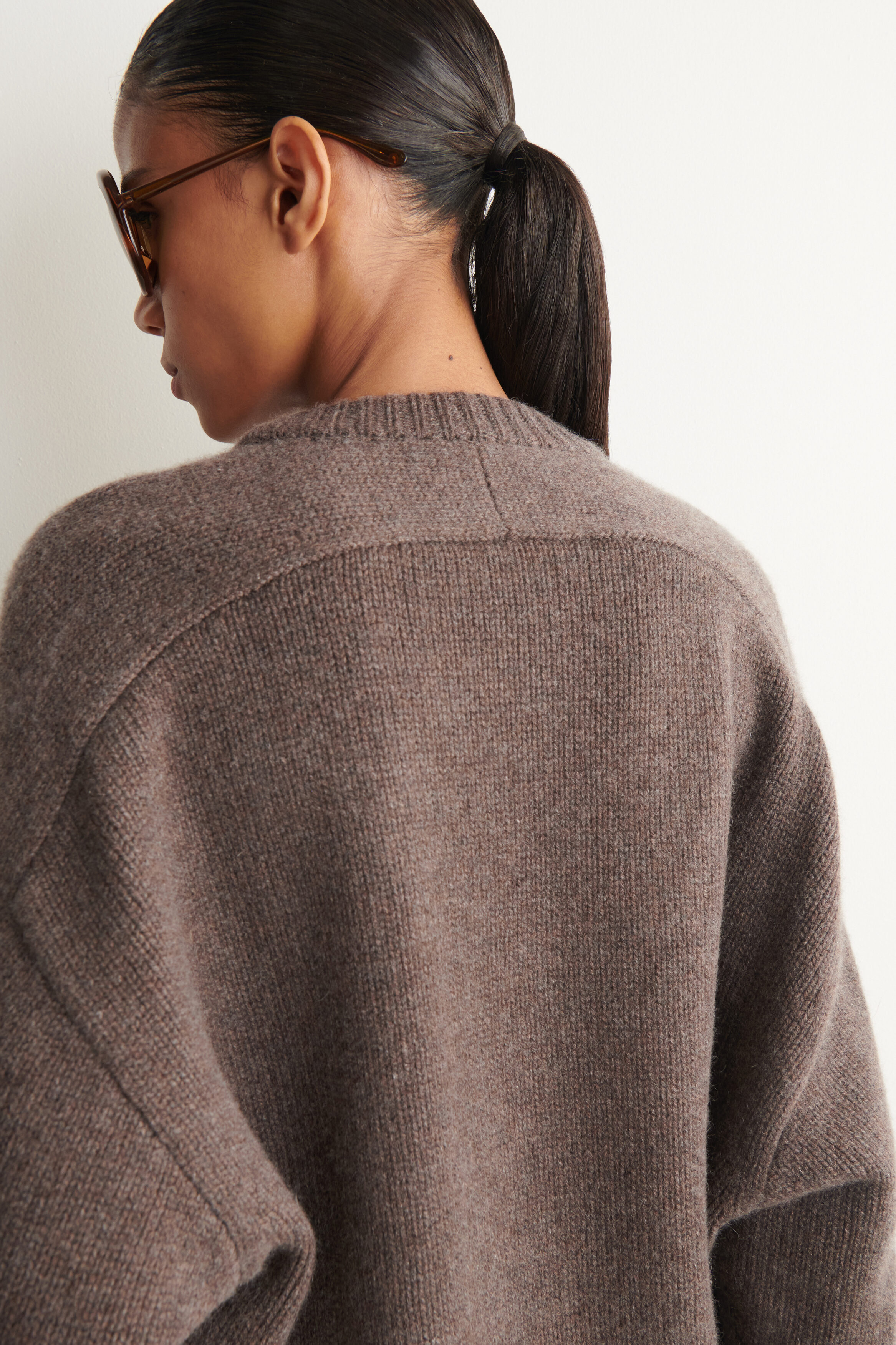 ROUNDED CASHMERE CREW-NECK JUMPER - BROWN MÉLANGE