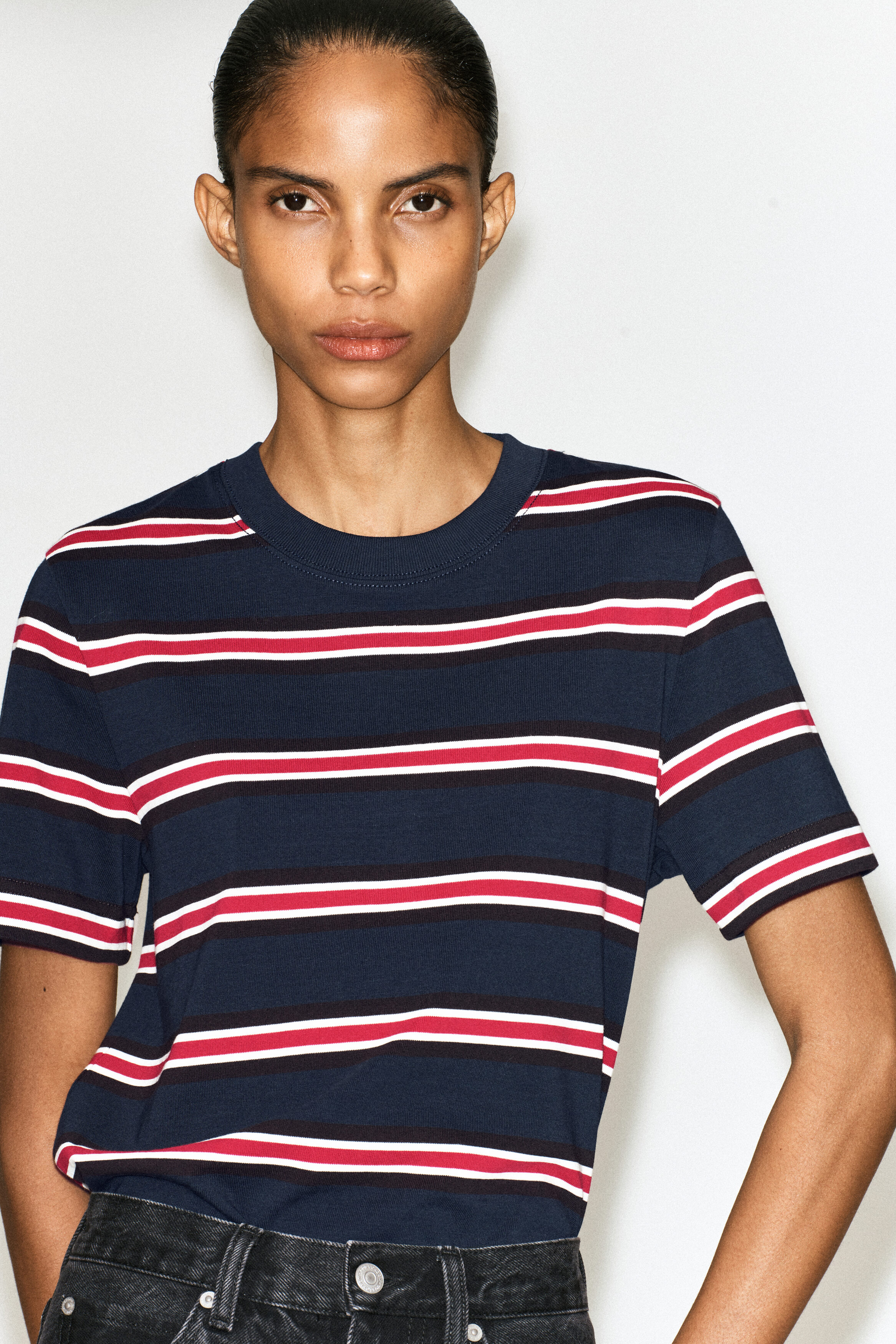 CLEAN CUT T-SHIRT - NAVY / RED / STRIPED