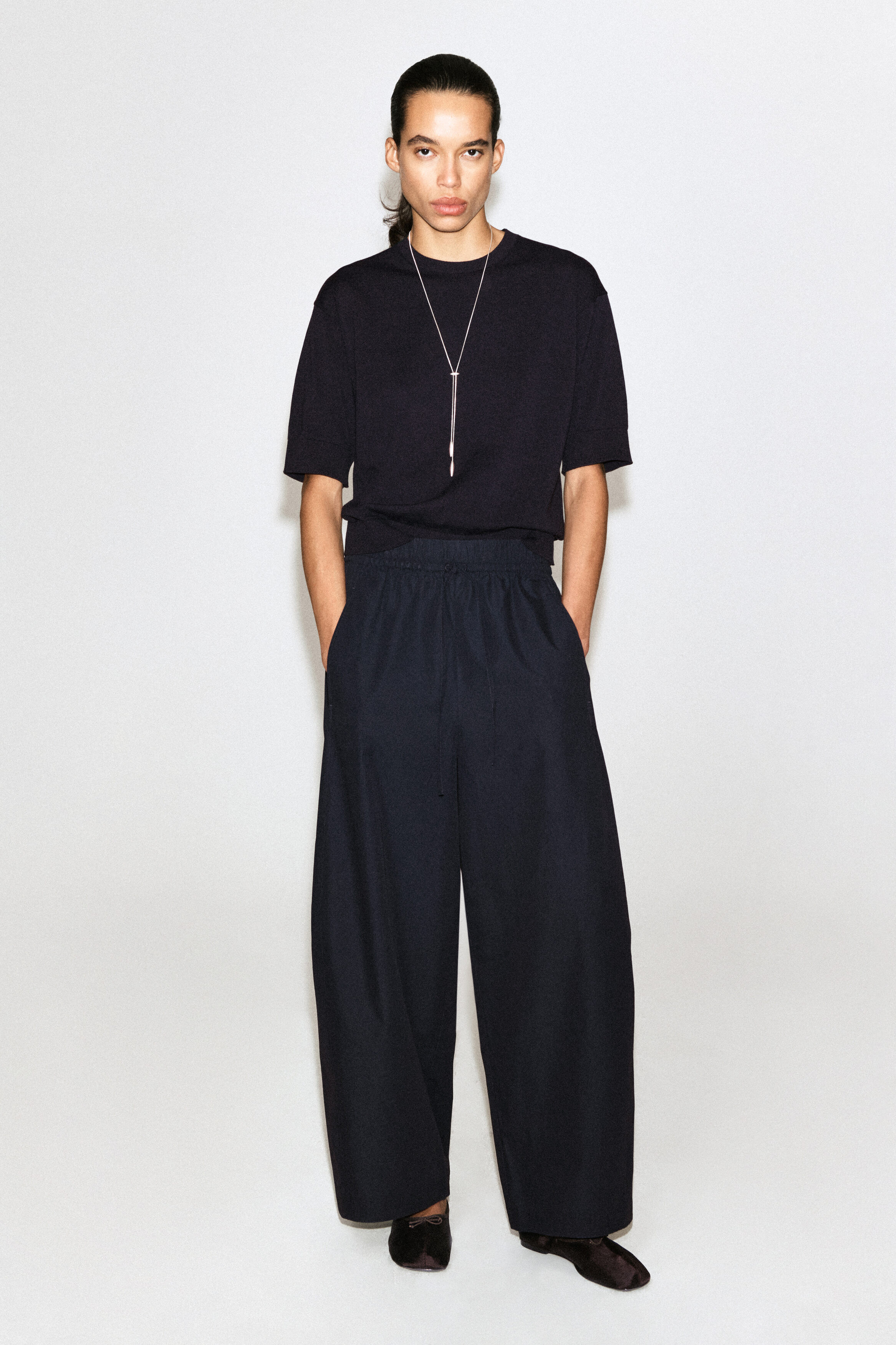 ELASTICATED BARREL-LEG PANTS - NAVY