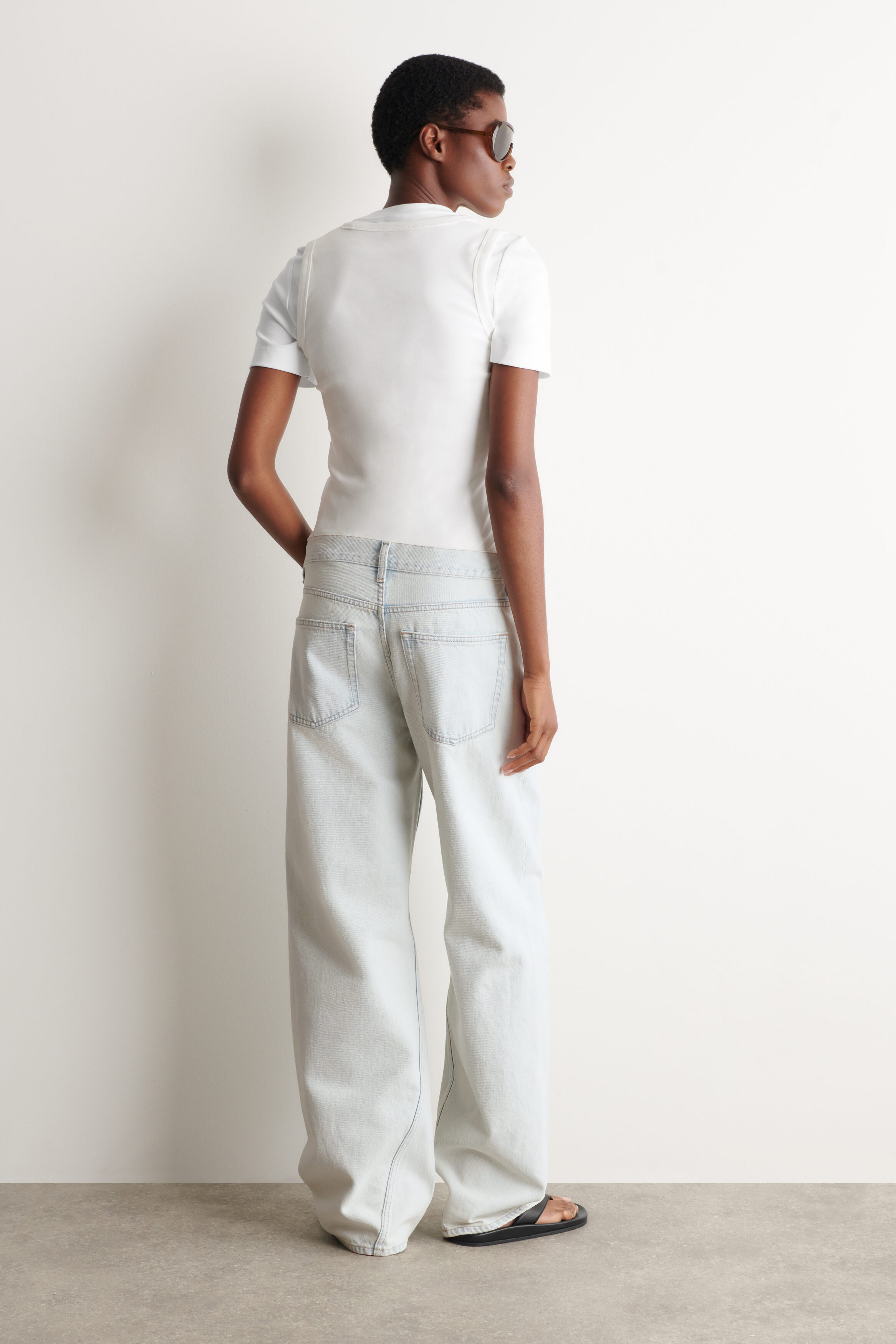 FACADE STRAIGHT-LEG JEANS - BLEACHED BLUE