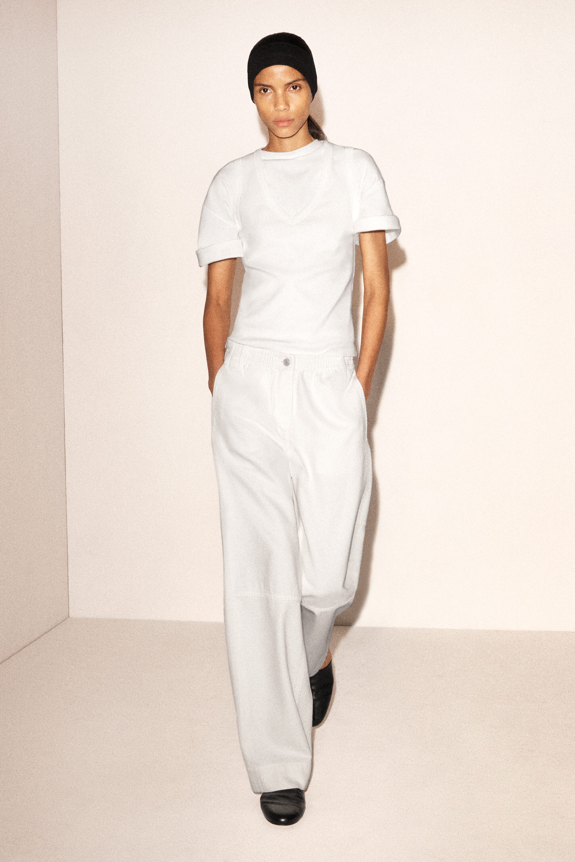 COTTON V-NECK TANK TOP - WHITE