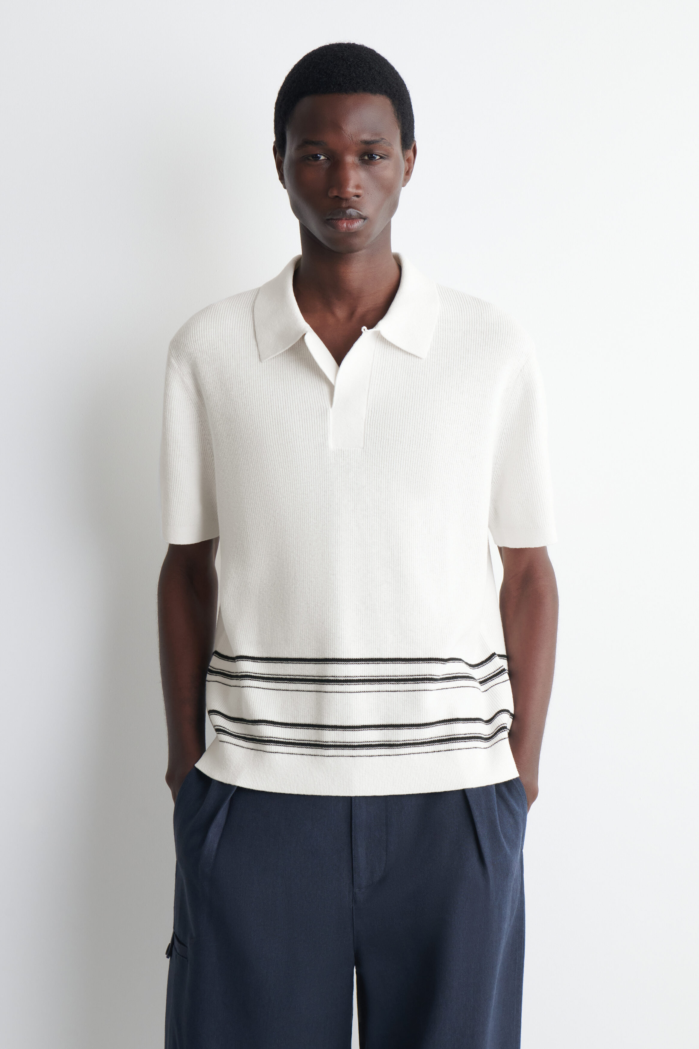 STRIPED KNITTED COTTON-LINEN POLO SHIRT - CREAM / STRIPED