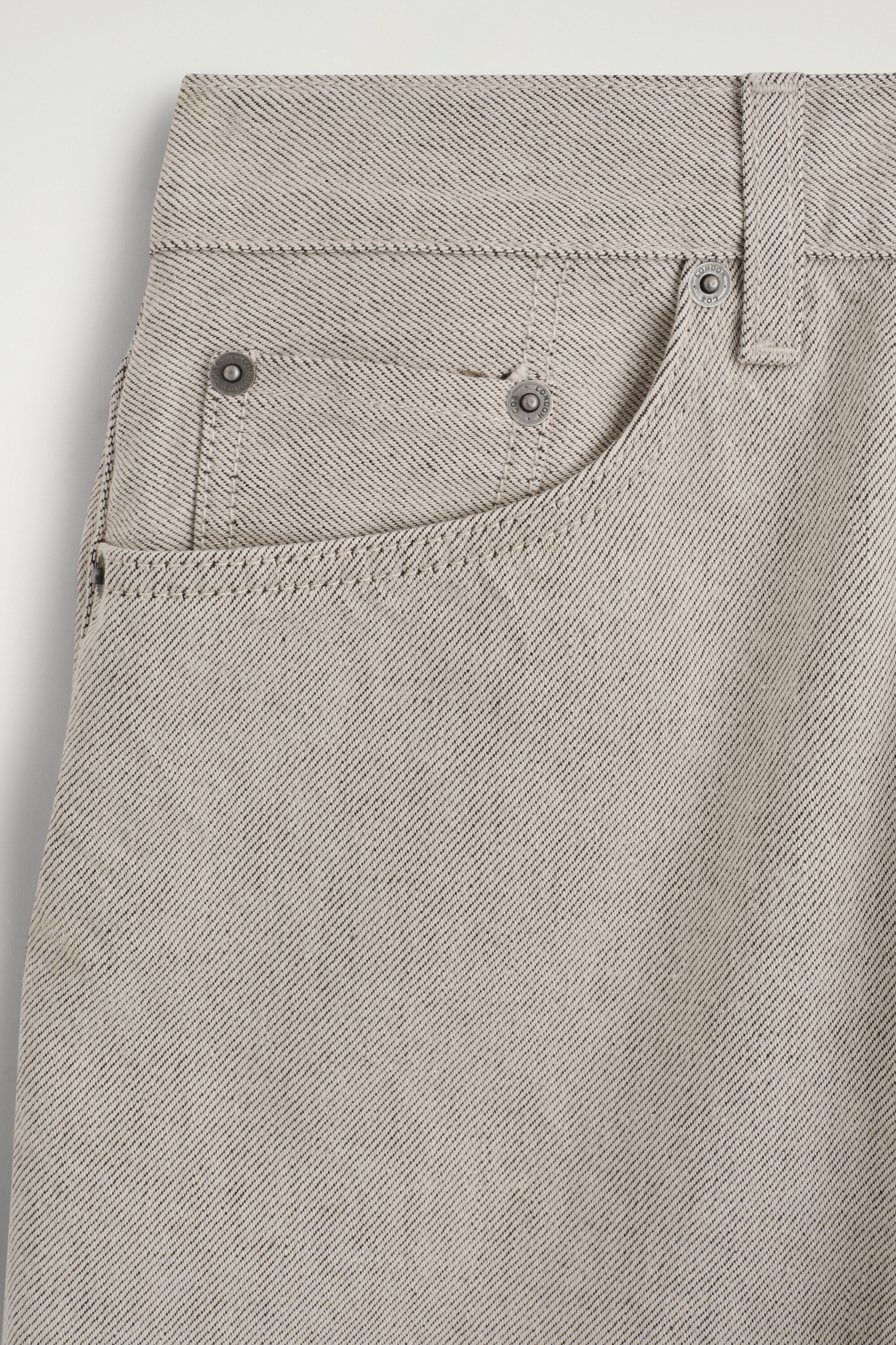 FACADE STRAIGHT-LEG JEANS - TAUPE