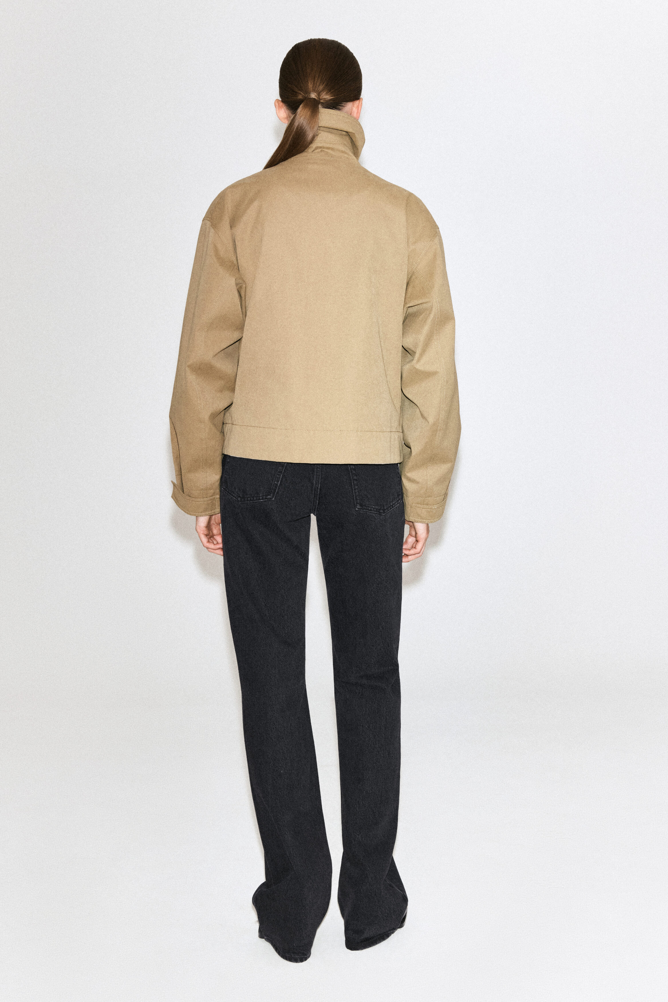 ROUNDED SHORT TRENCH COAT - BEIGE