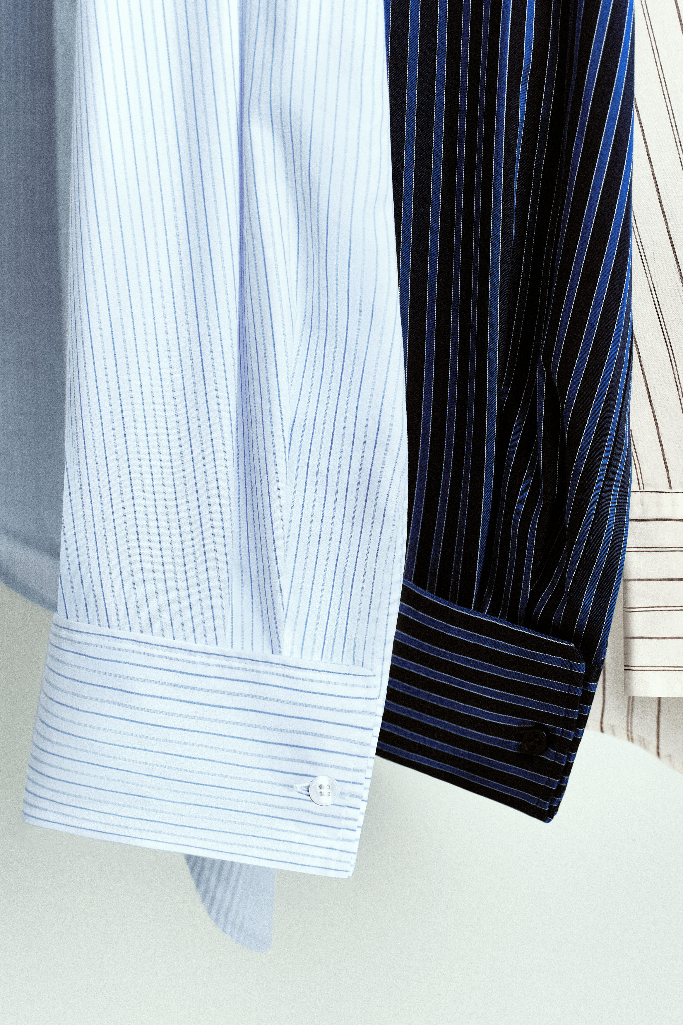 FOLDED-CUFF COTTON SHIRT - BLUE / STRIPED