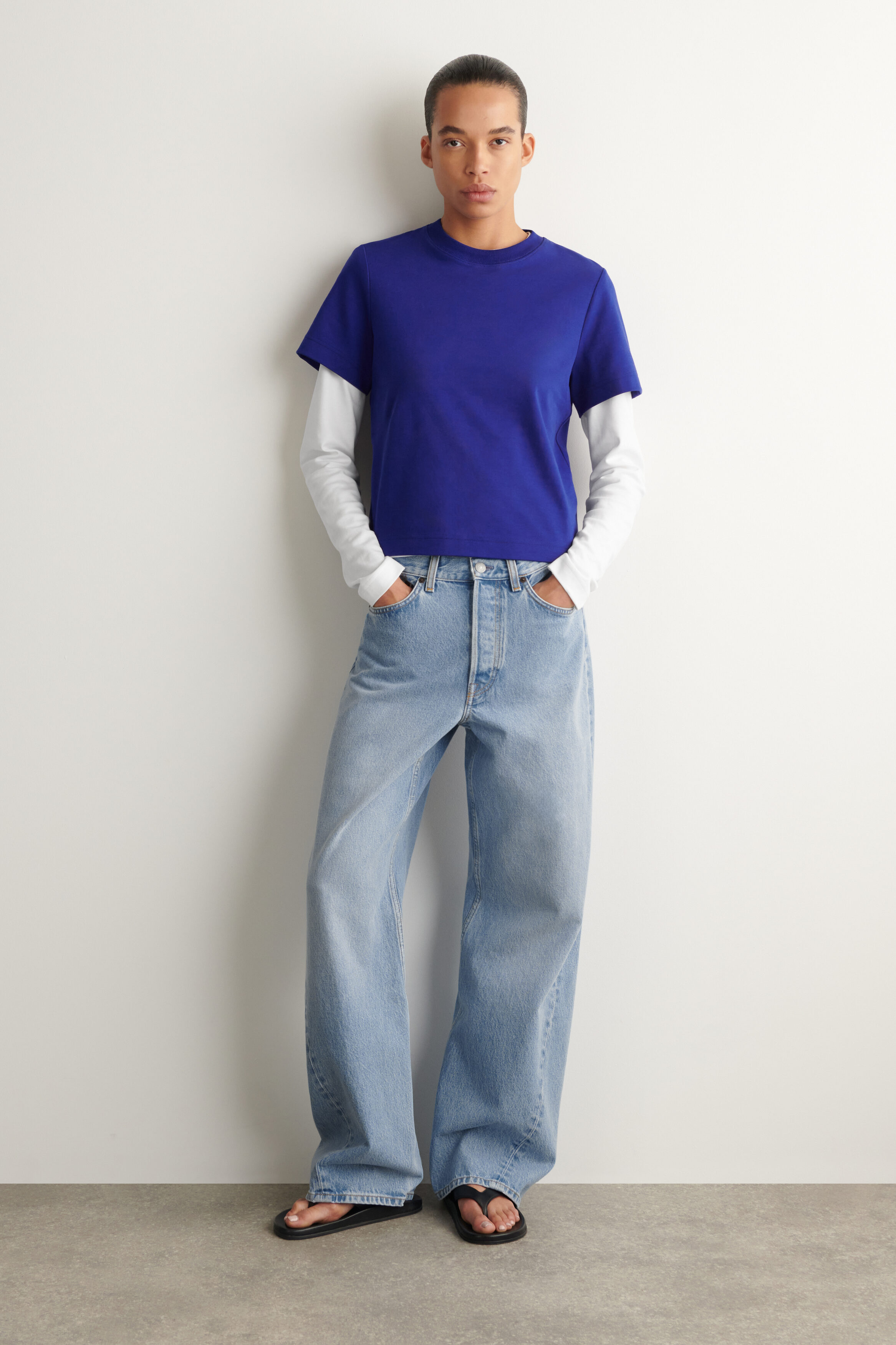 CLEAN CUT T-SHIRT - COBALT BLUE