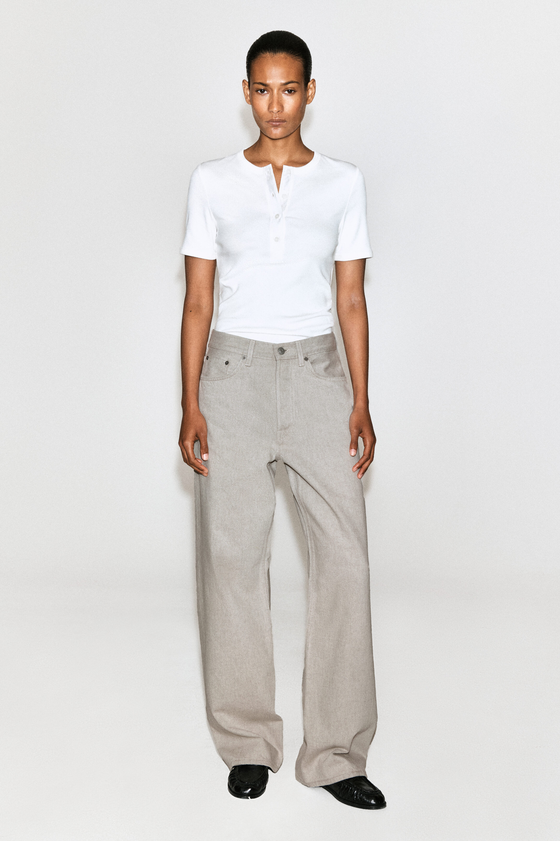 FACADE STRAIGHT-LEG JEANS - TAUPE