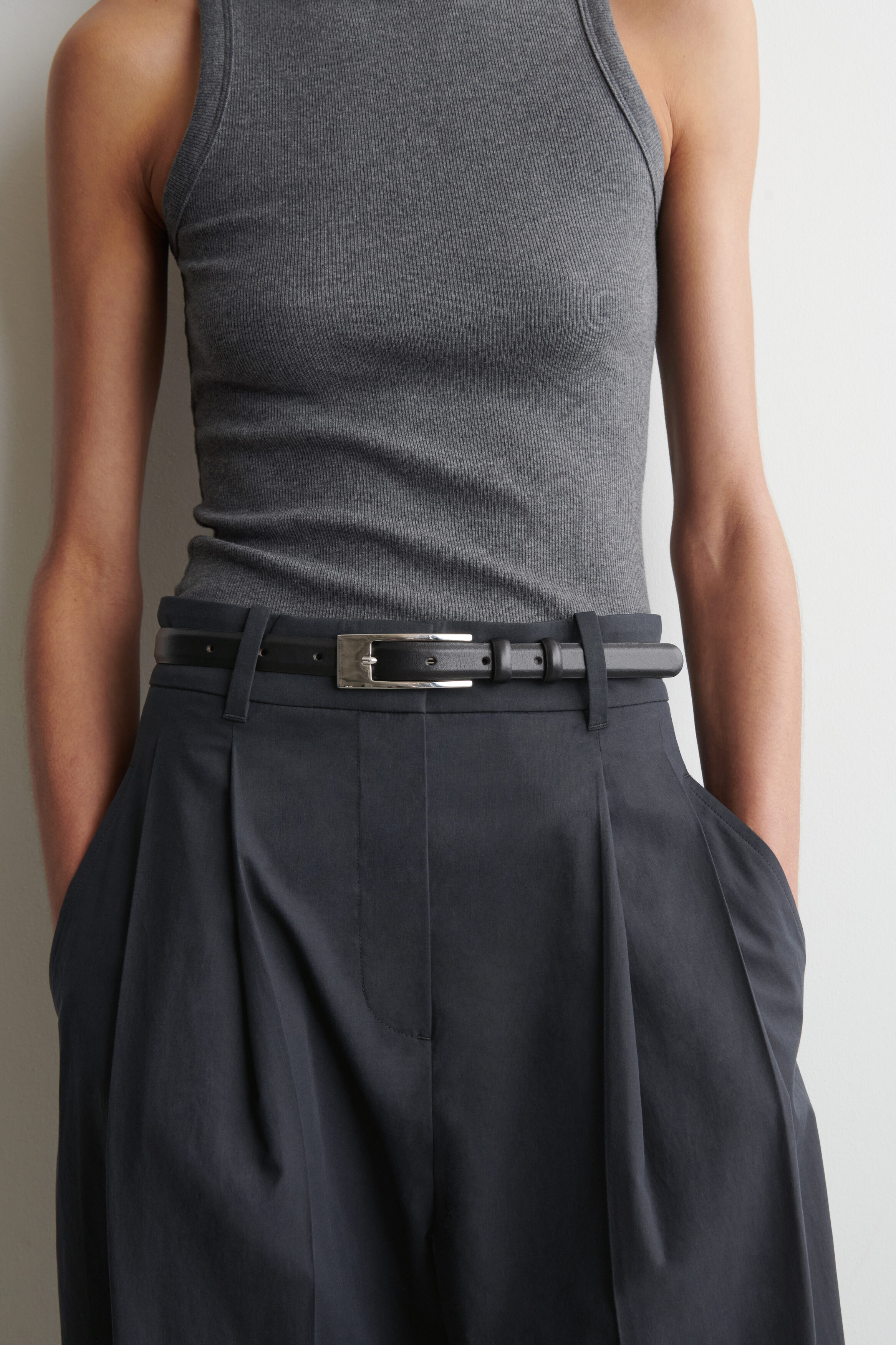 TAILORED COTTON BARREL-LEG PANTS - NAVY