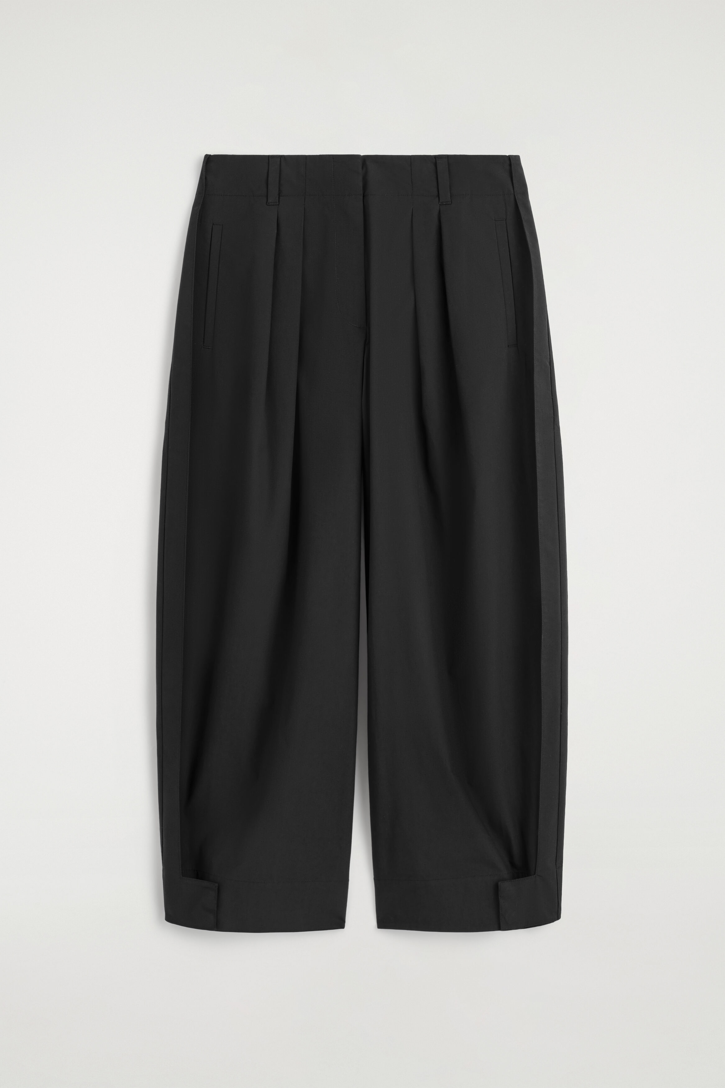 PLEATED TAPERED UTILITY PANTS - BLACK
