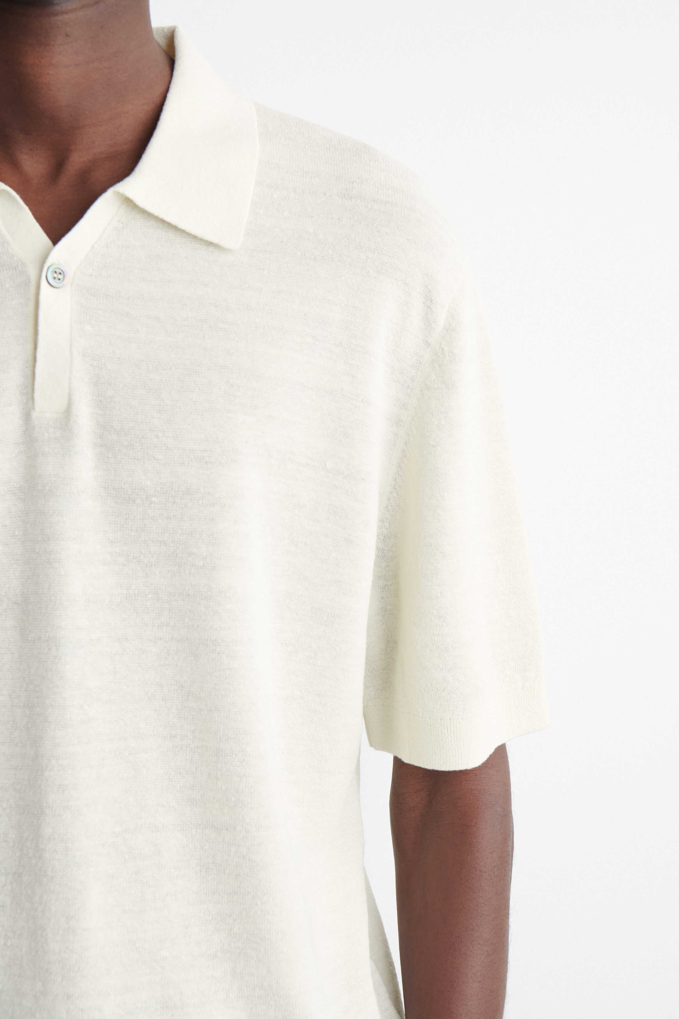 TEXTURED KNITTED LINEN POLO SHIRT - CREAM