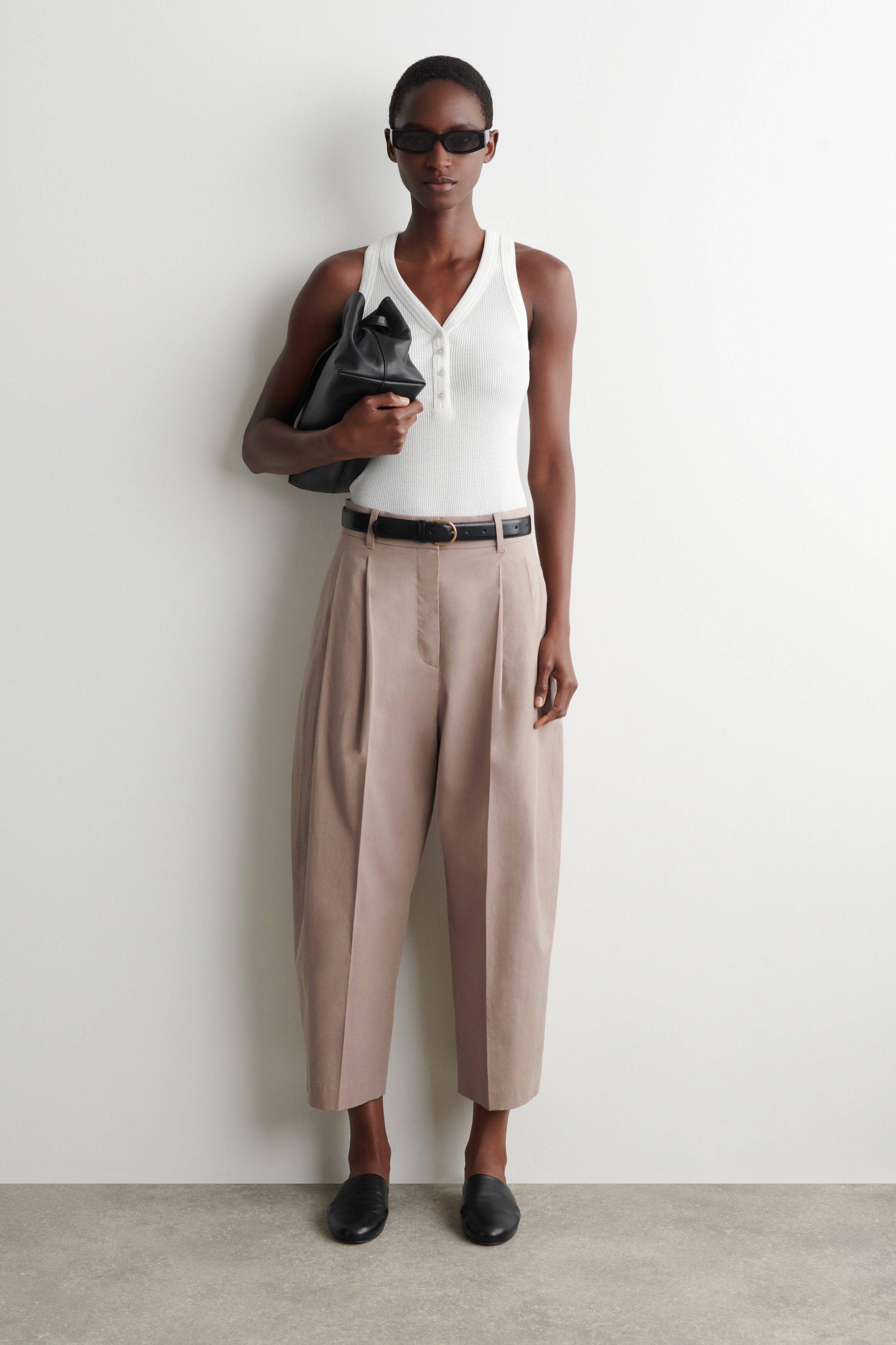 TAILORED COTTON BARREL-LEG PANTS - BEIGE