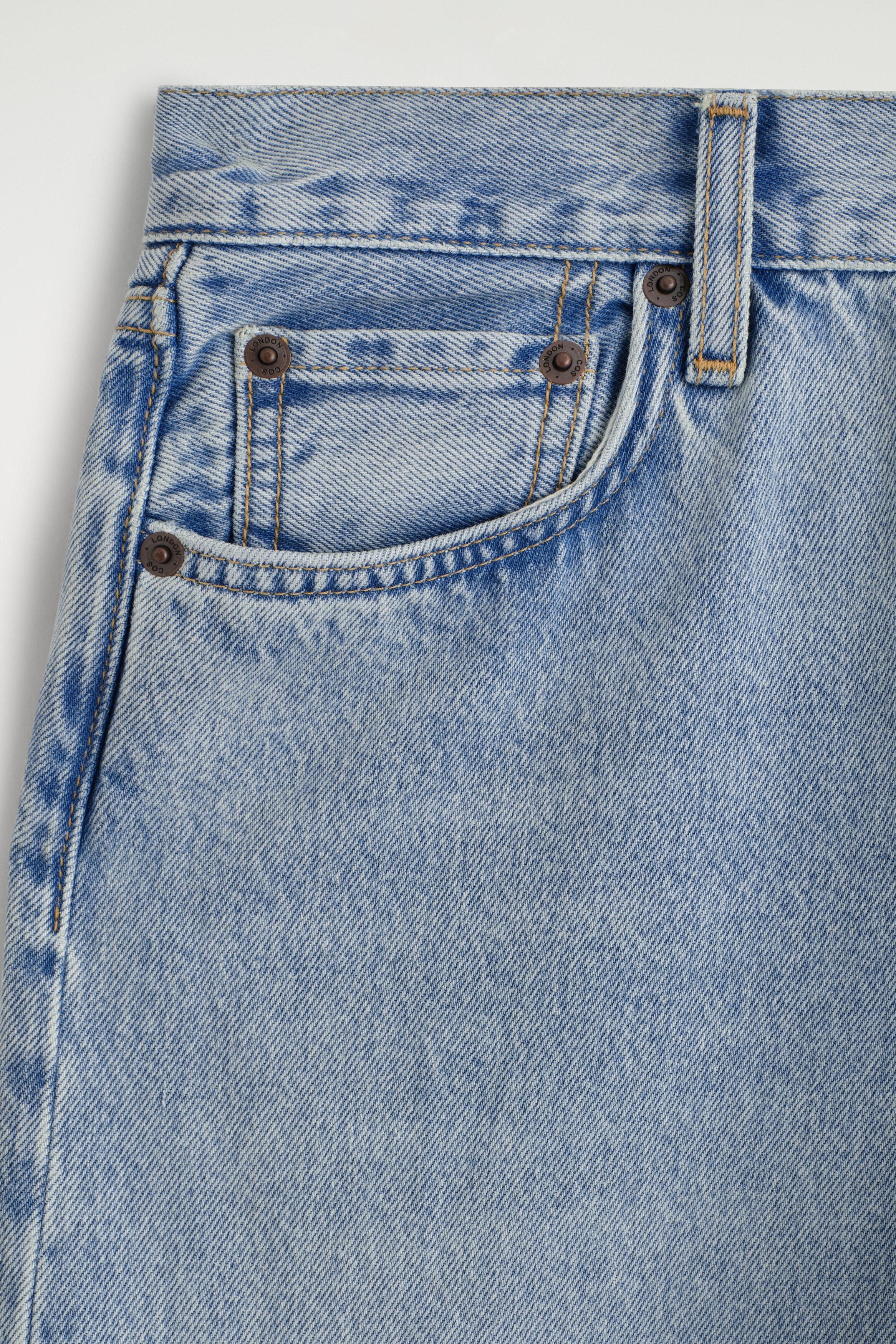 CHORD STRAIGHT-LEG JEANS - LIGHT BLUE