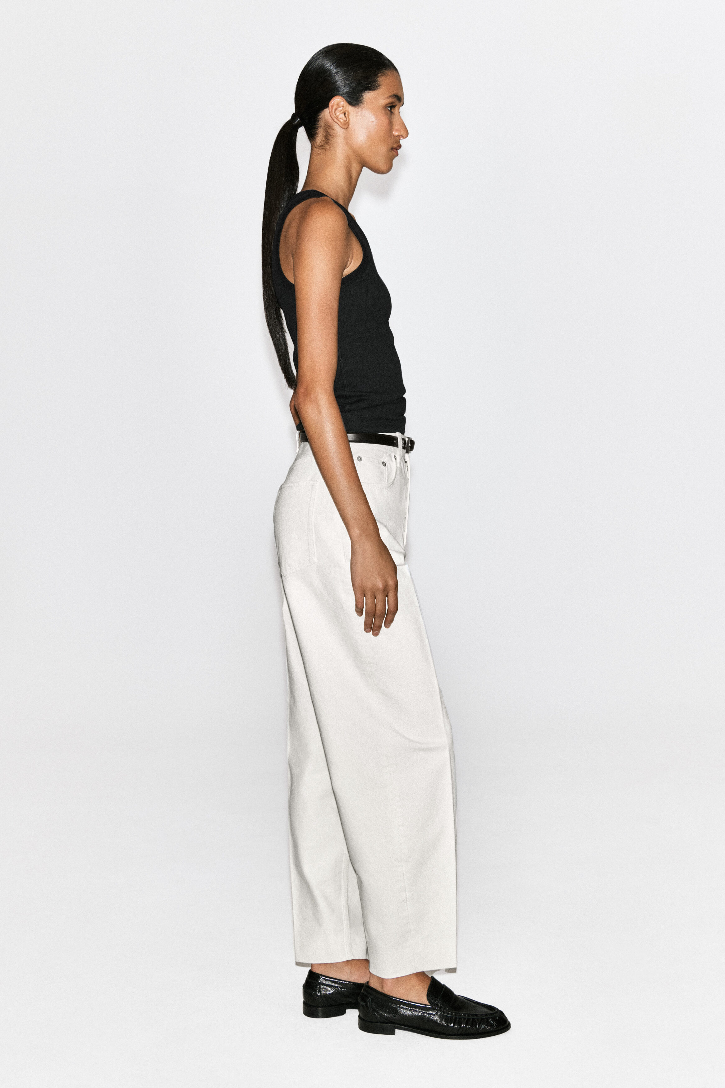 UMBRA TAPERED JEANS - WHITE
