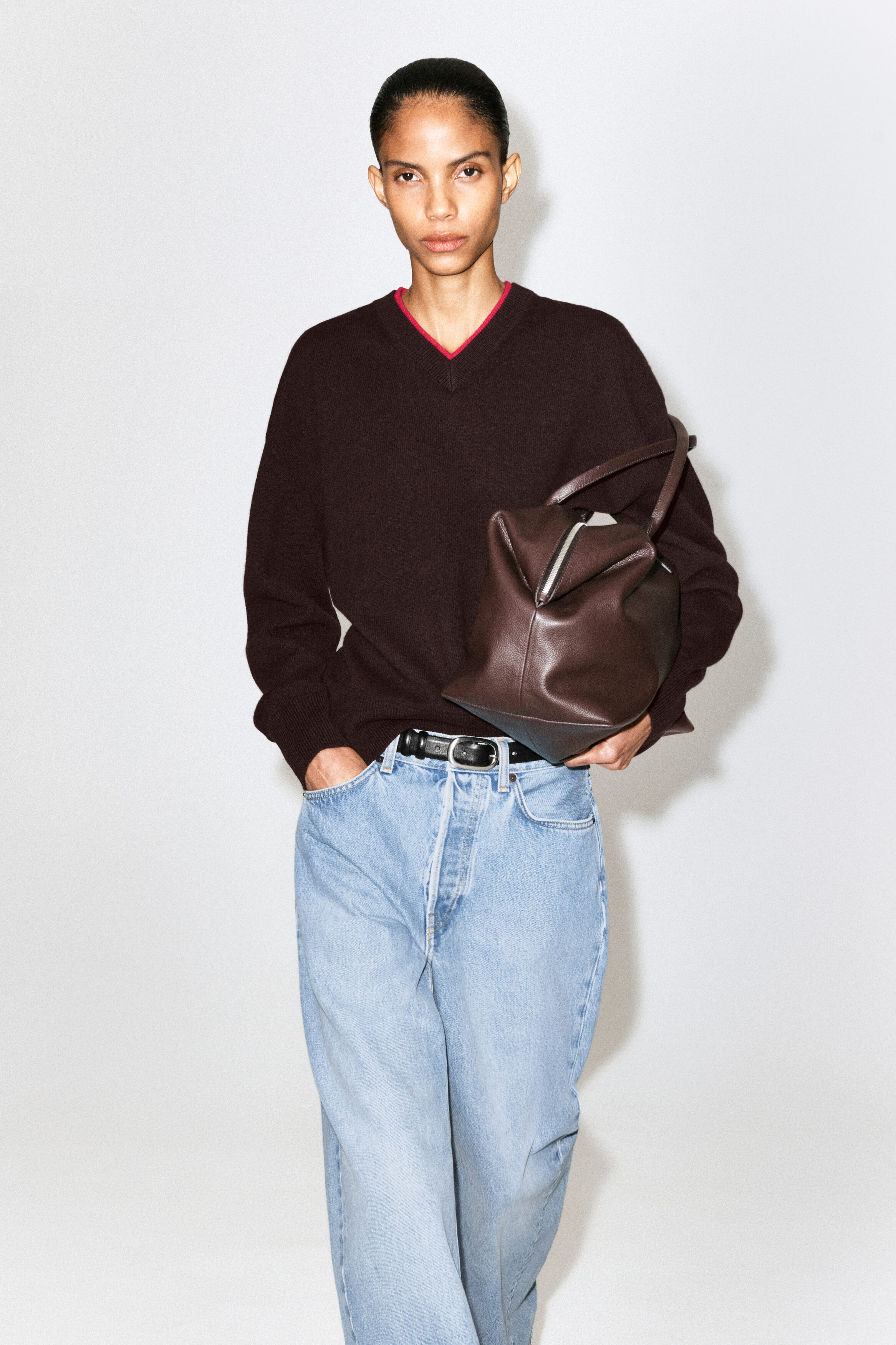 MERINO WOOL LAYERED V-NECK SWEATER - BROWN / RED