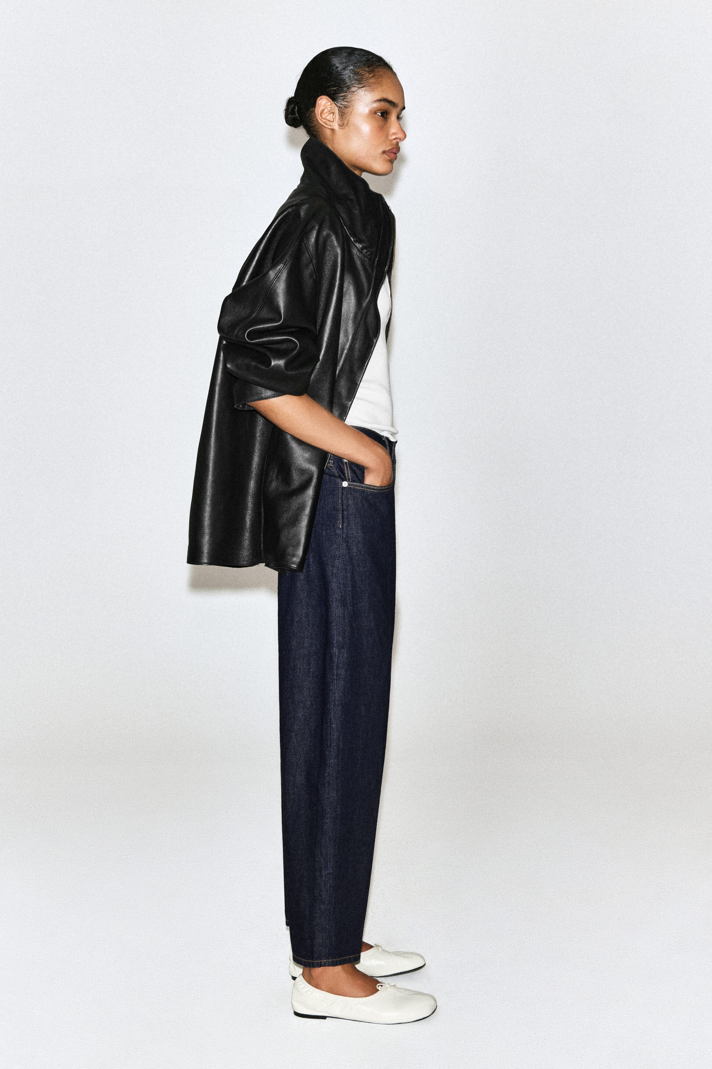 UMBRA TAPERED JEANS - INDIGO