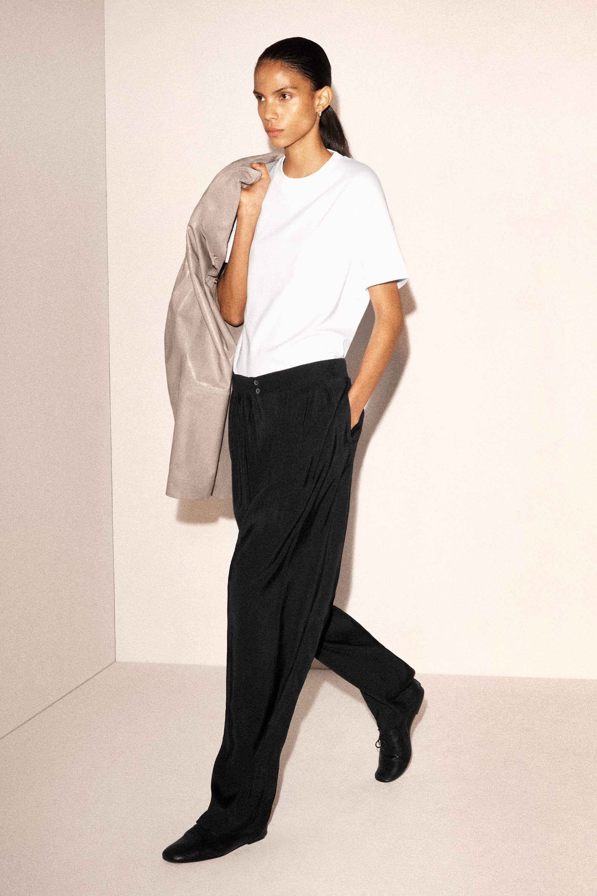 CLEAN CUT T-SHIRT - WHITE