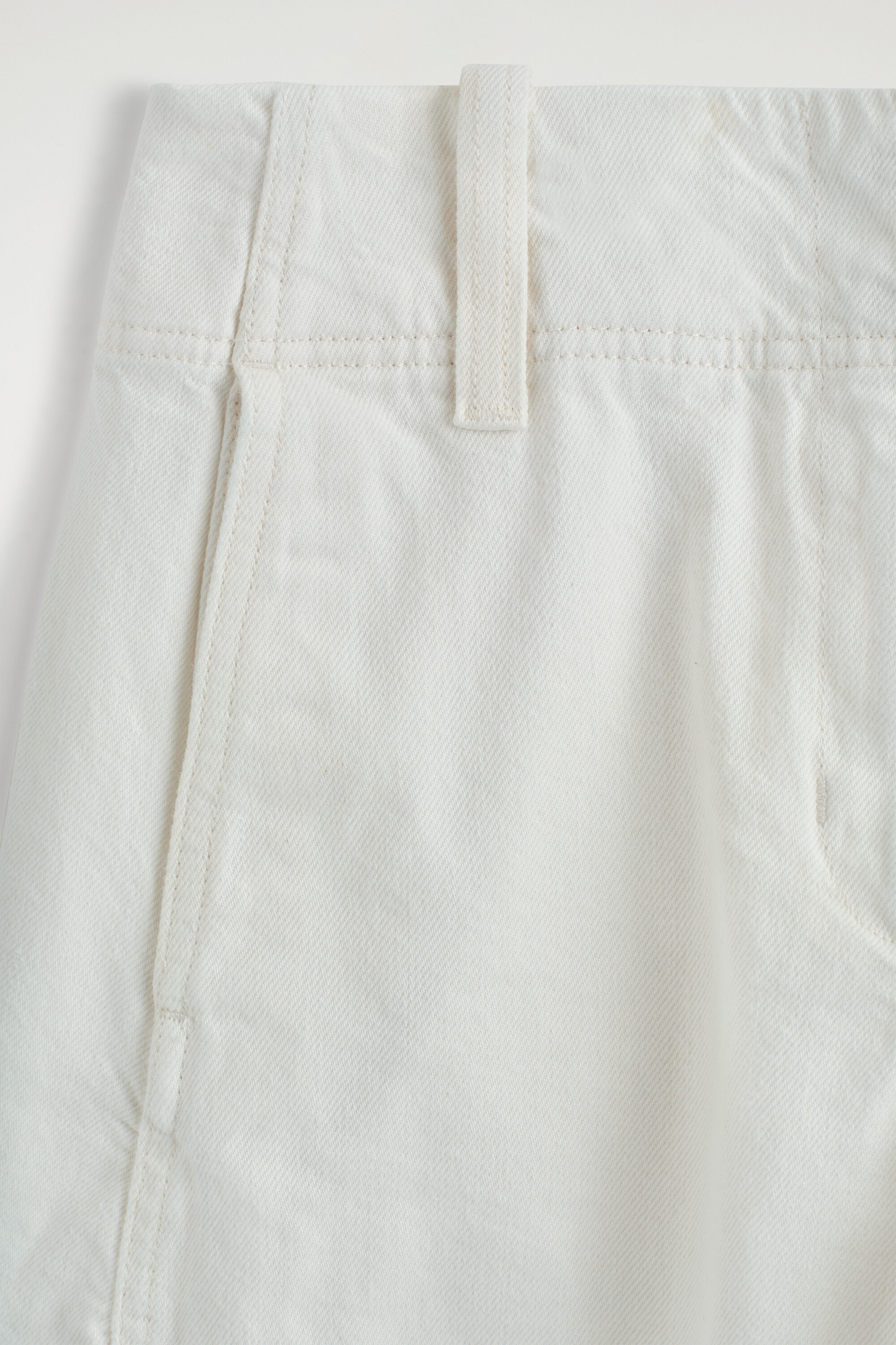DENIM BARREL-LEG PANTS - WHITE