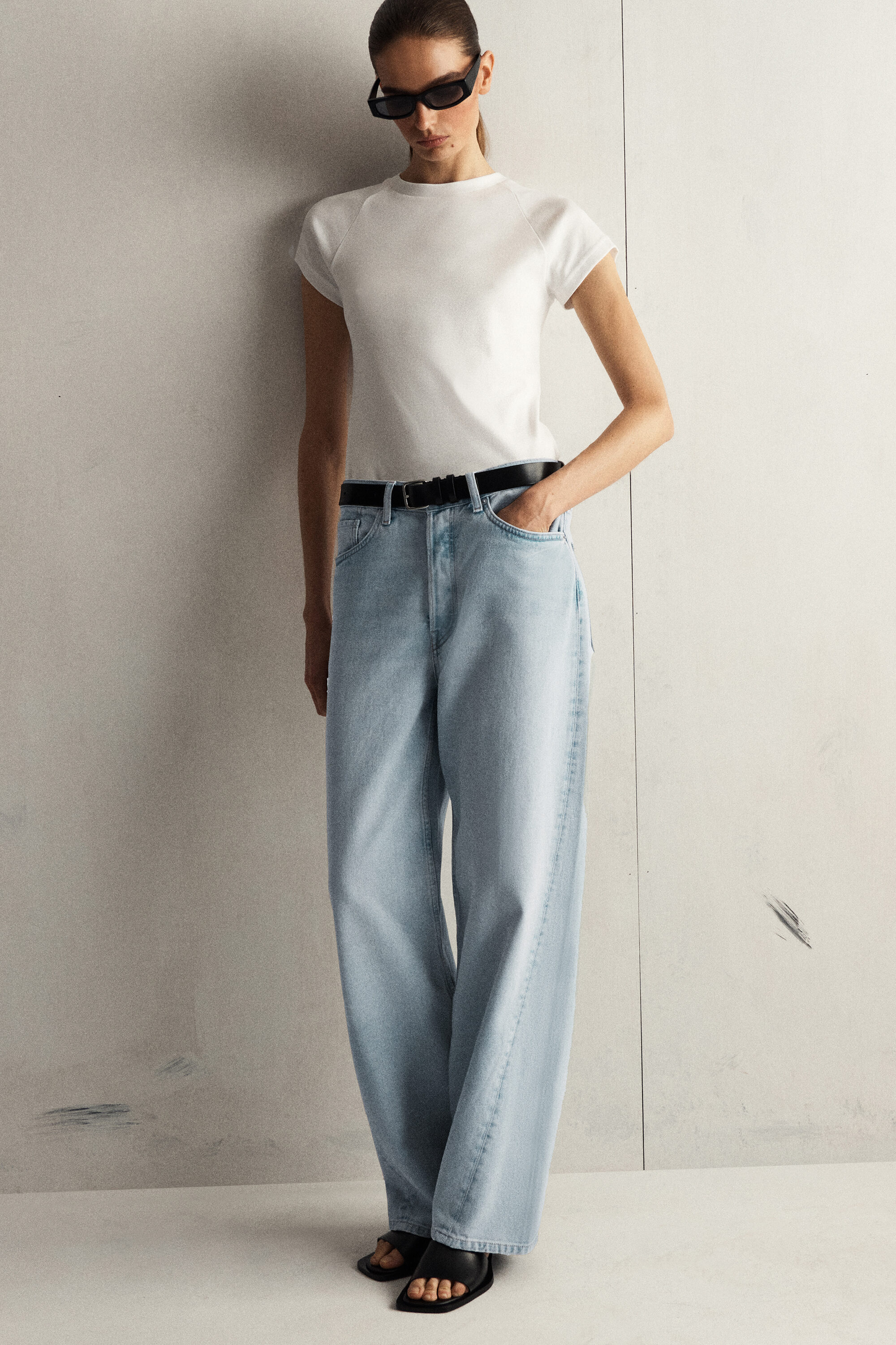 FACADE STRAIGHT-LEG JEANS - LIGHT BLUE