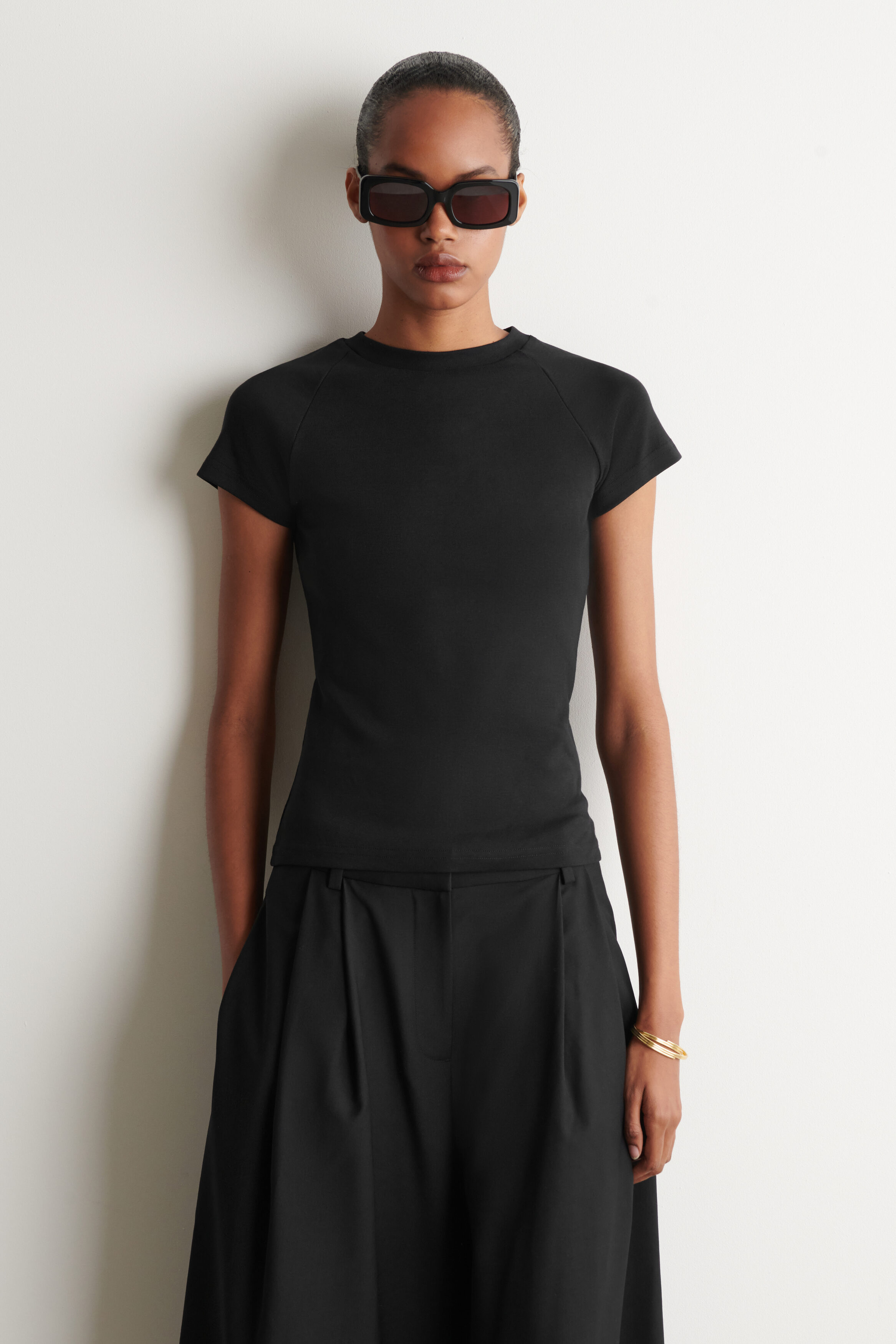 SLIM COTTON RAGLAN T-SHIRT - BLACK