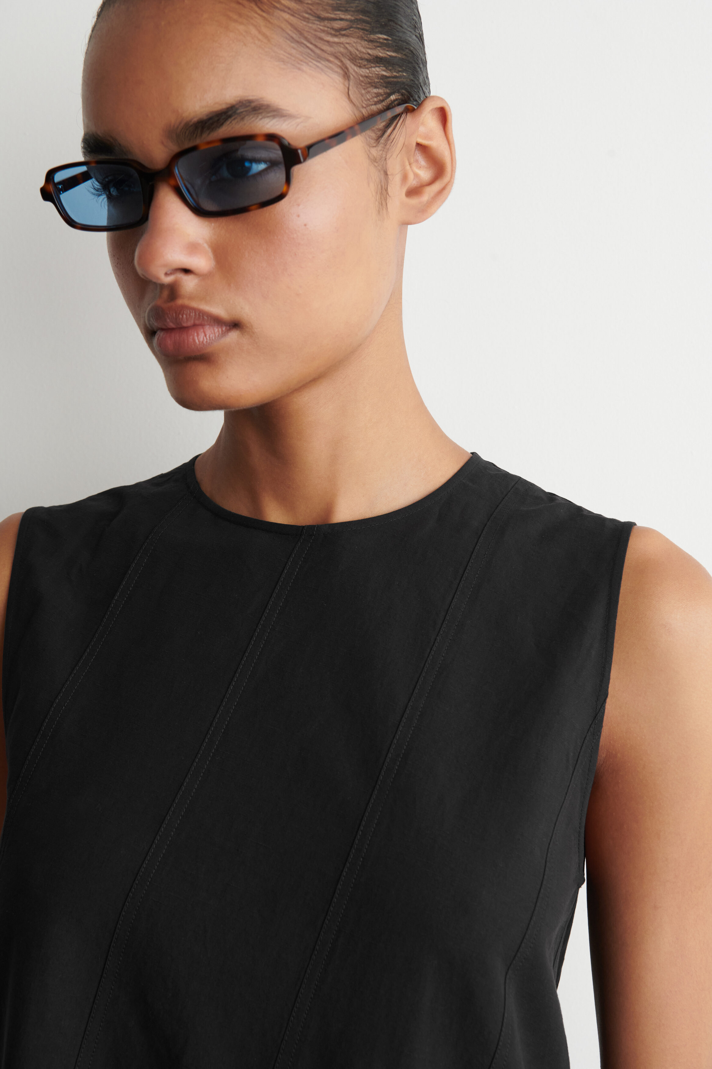 PLEATED COTTON-LINEN MAXI DRESS - BLACK