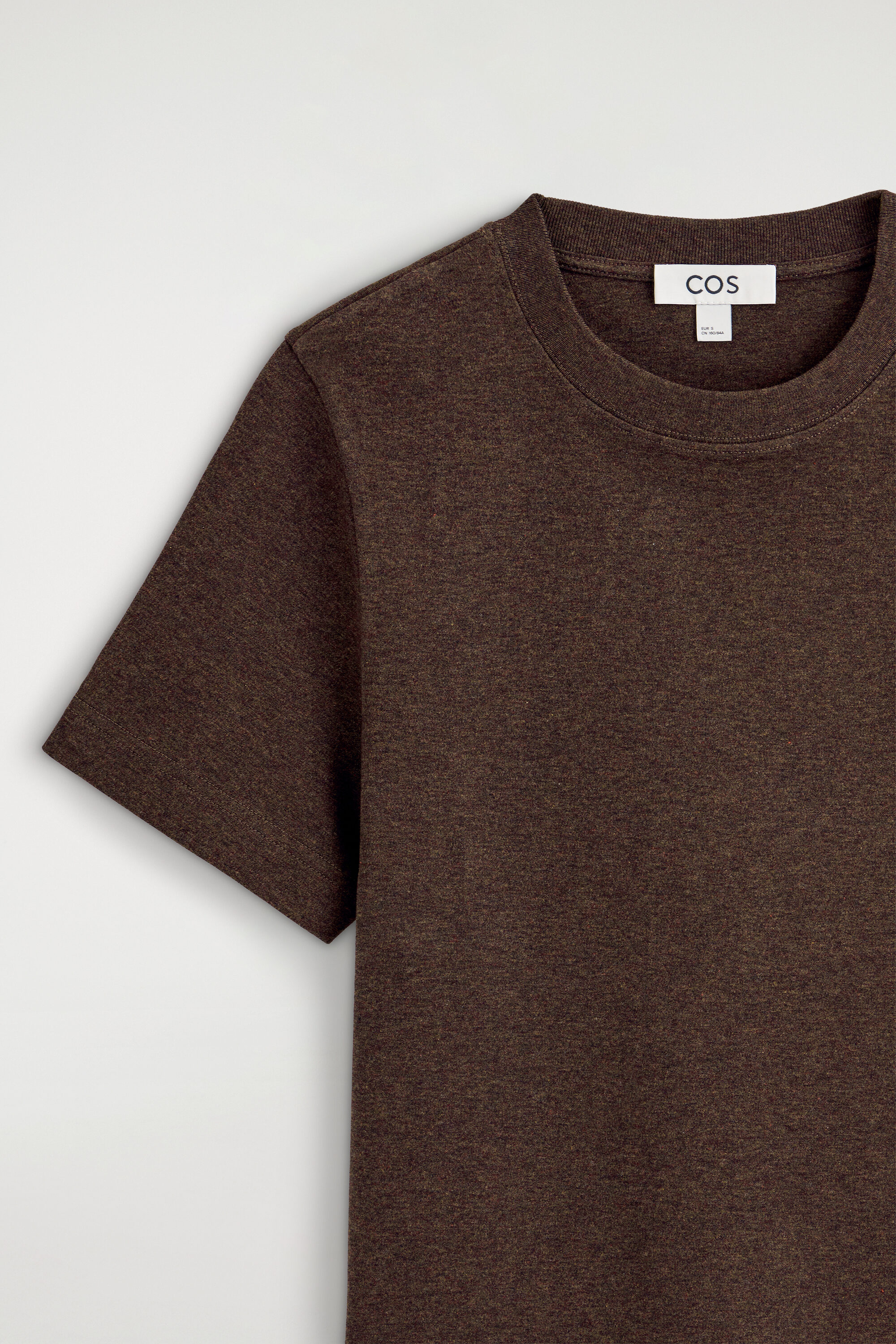 CLEAN CUT T-SHIRT - DARK BROWN