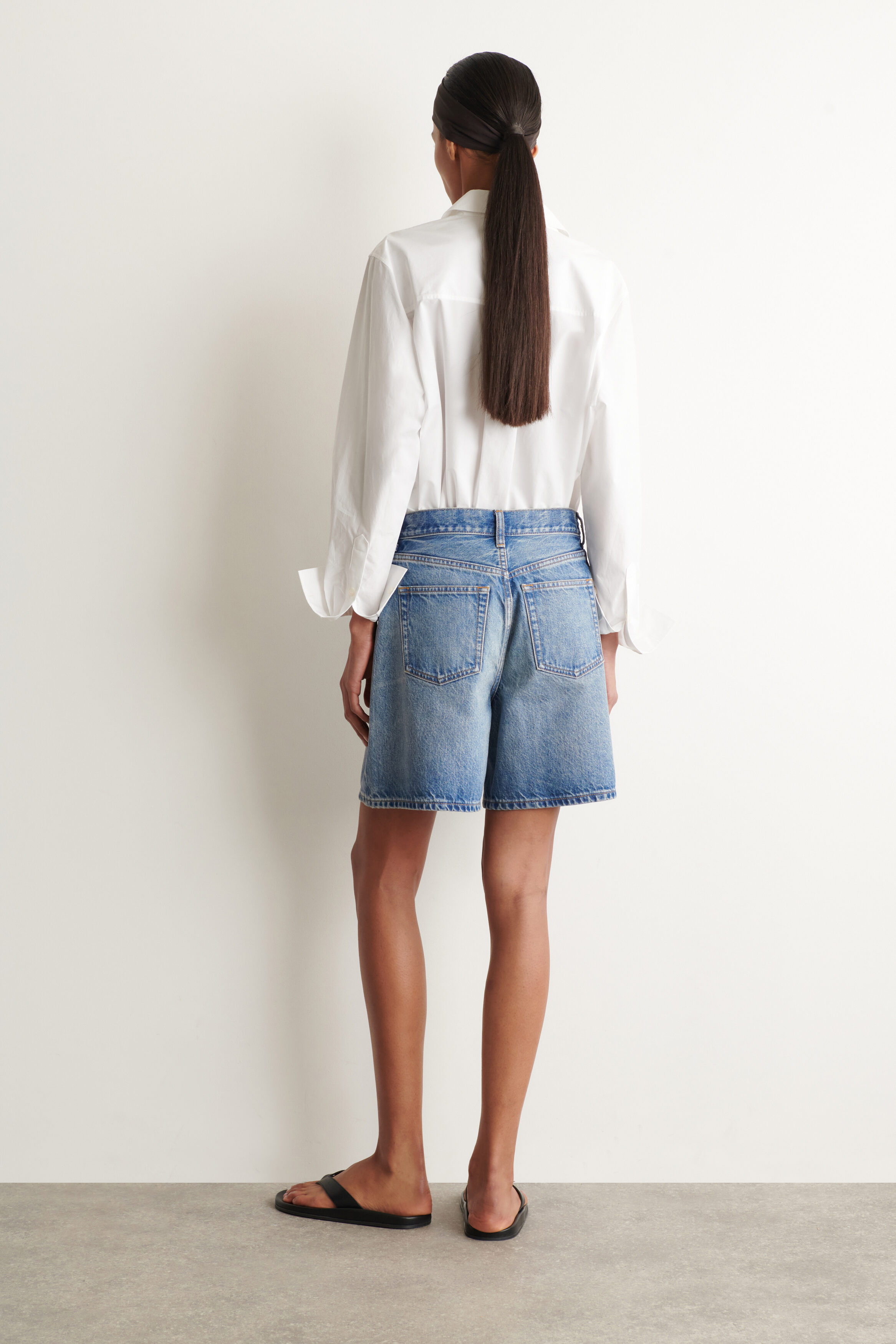 HIGH-RISE DENIM SHORTS - BLUE