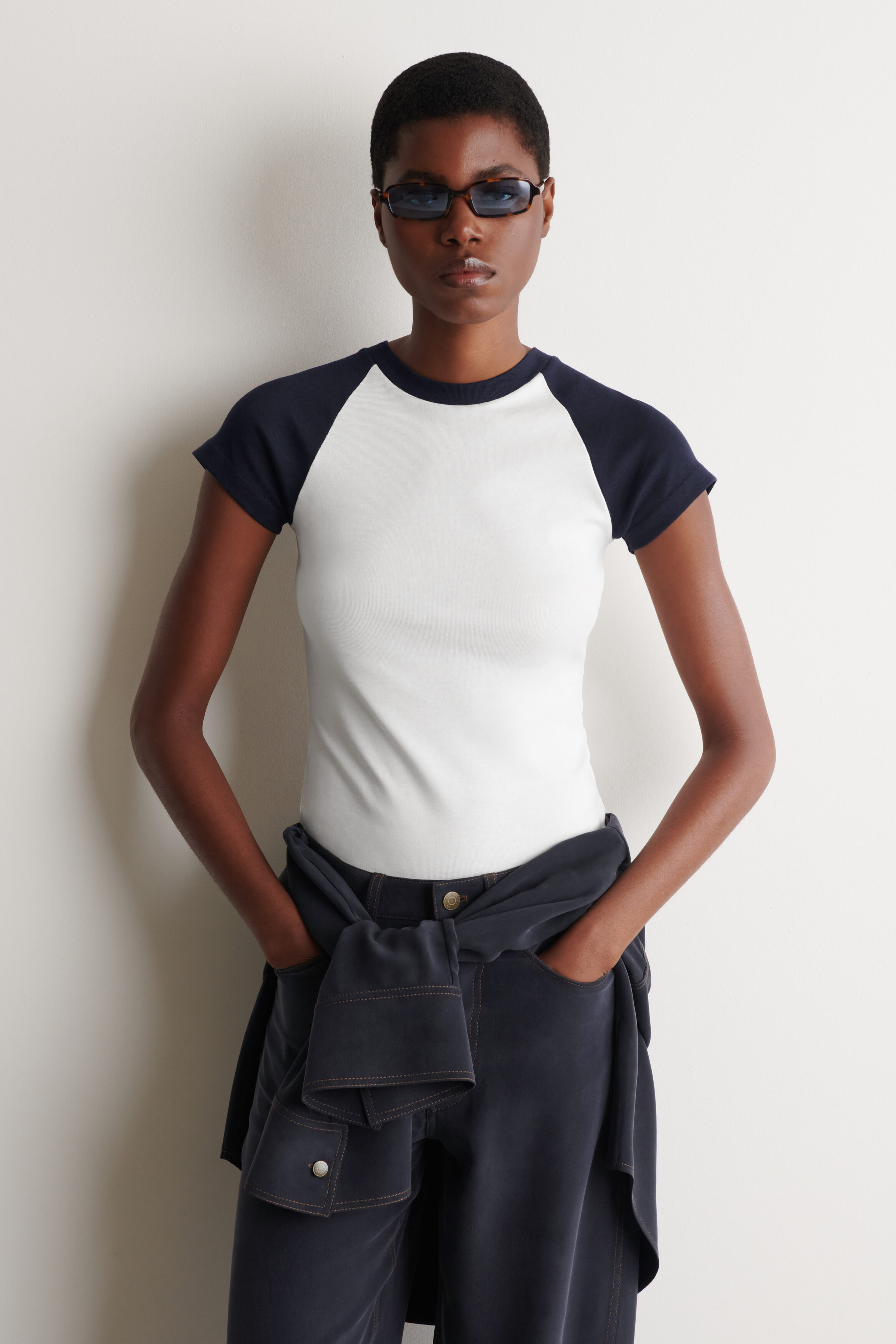 SLIM COTTON RAGLAN T-SHIRT - WHITE / NAVY