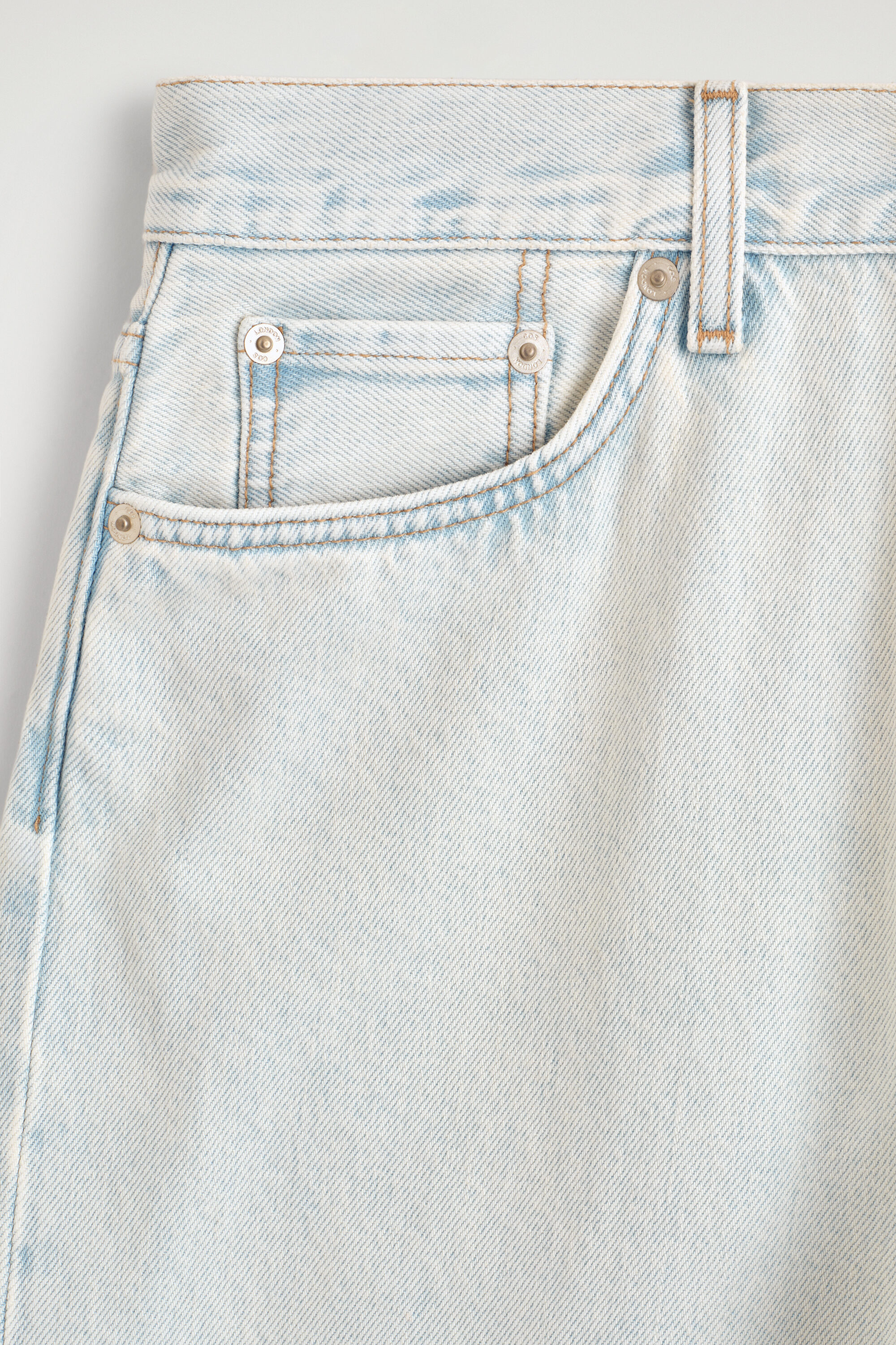 FACADE STRAIGHT-LEG JEANS - BLEACHED BLUE