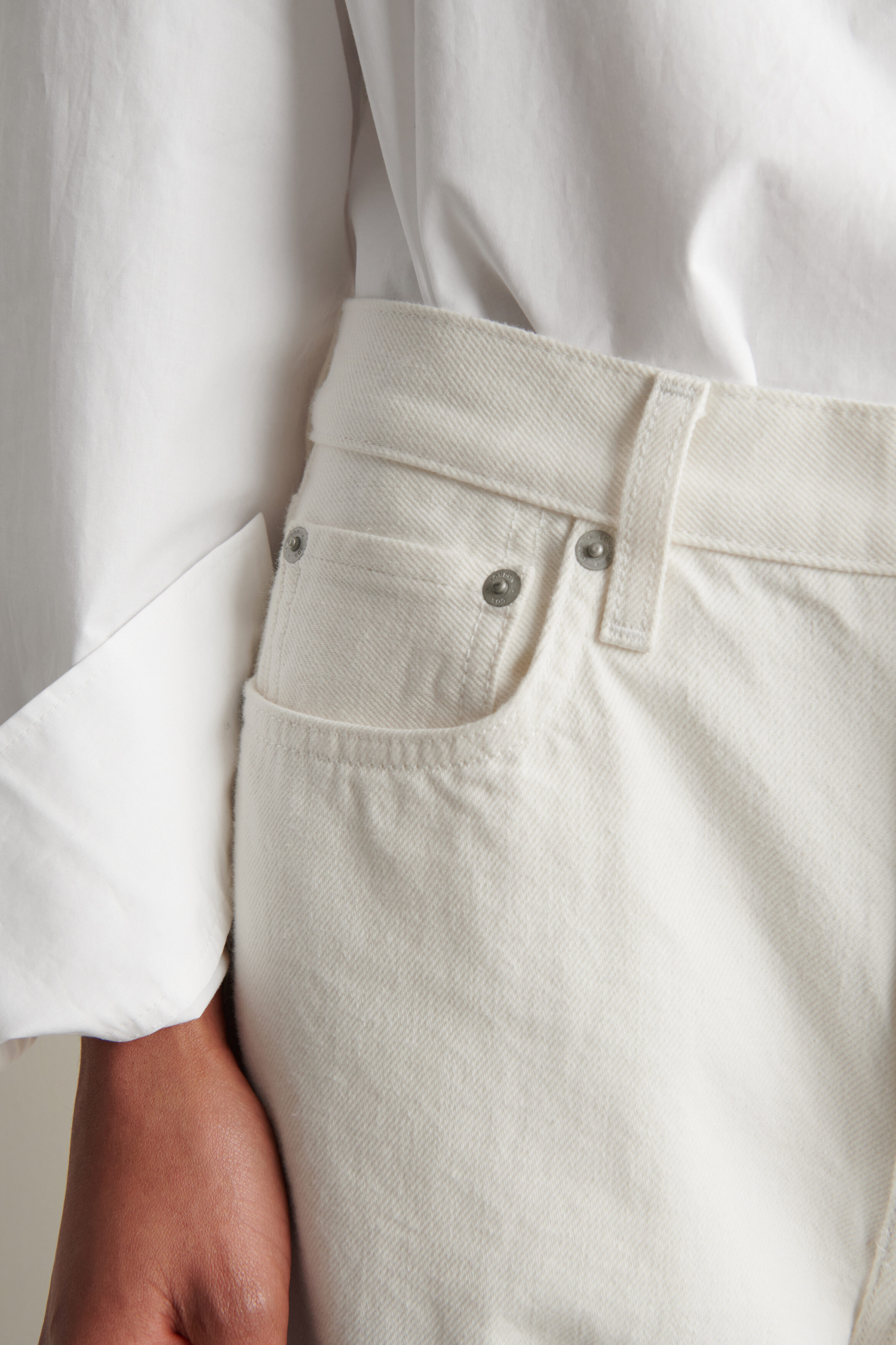 CHORD STRAIGHT-LEG JEANS - WHITE