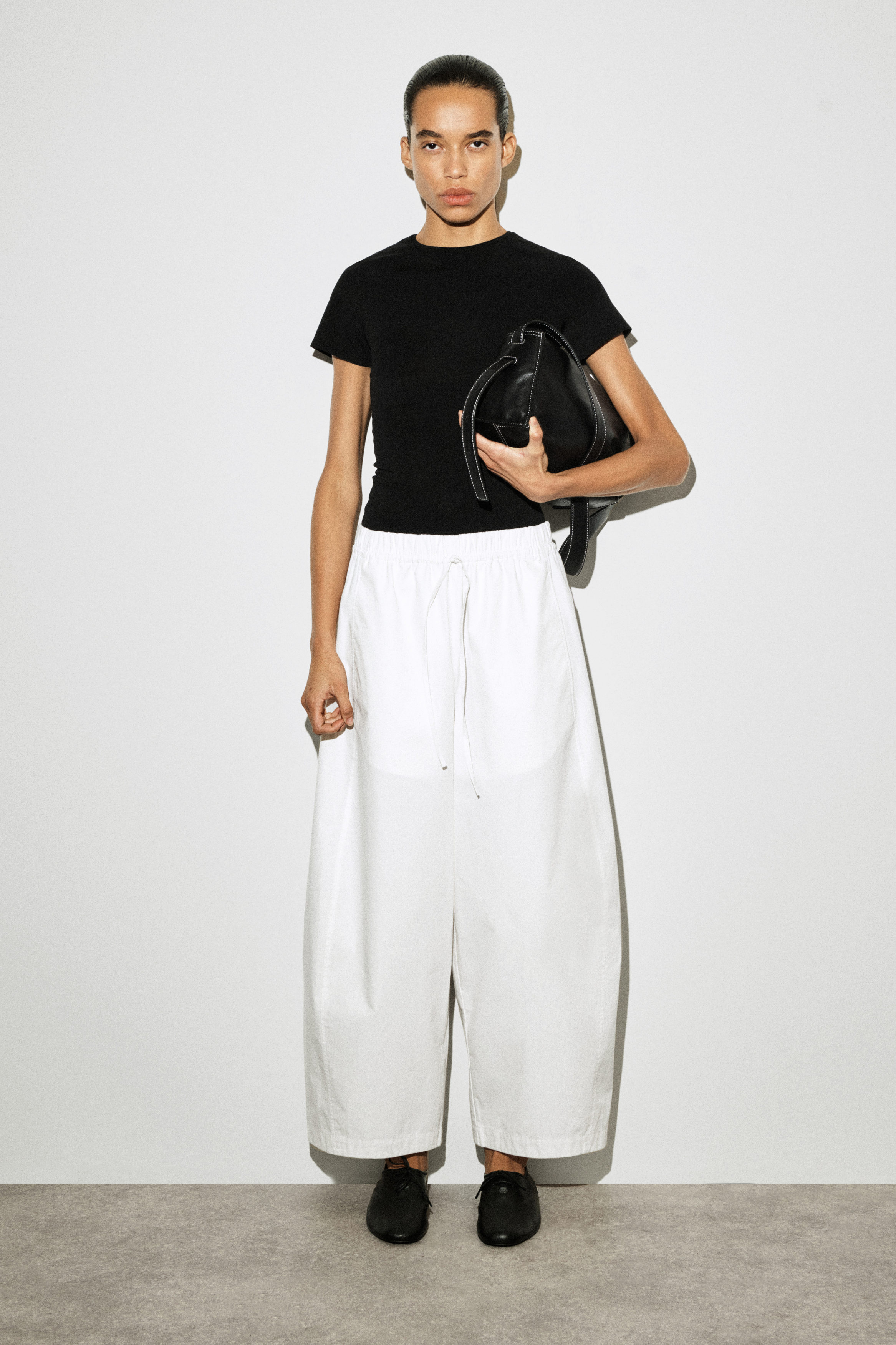 ELASTICATED BARREL-LEG PANTS - WHITE