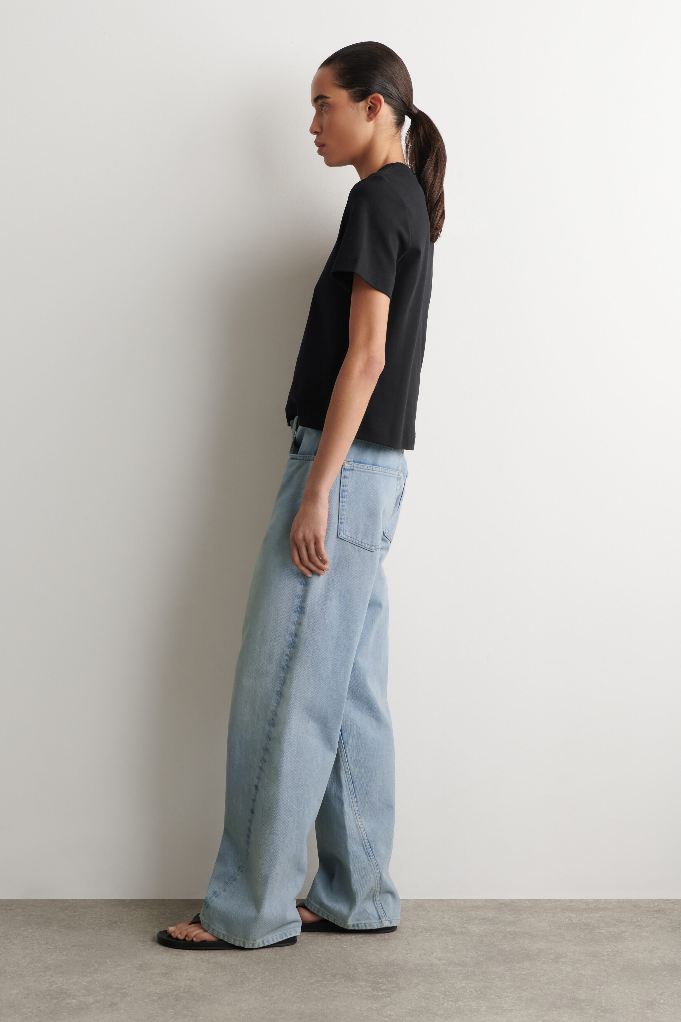CLEAN CUT T-SHIRT - BLACK