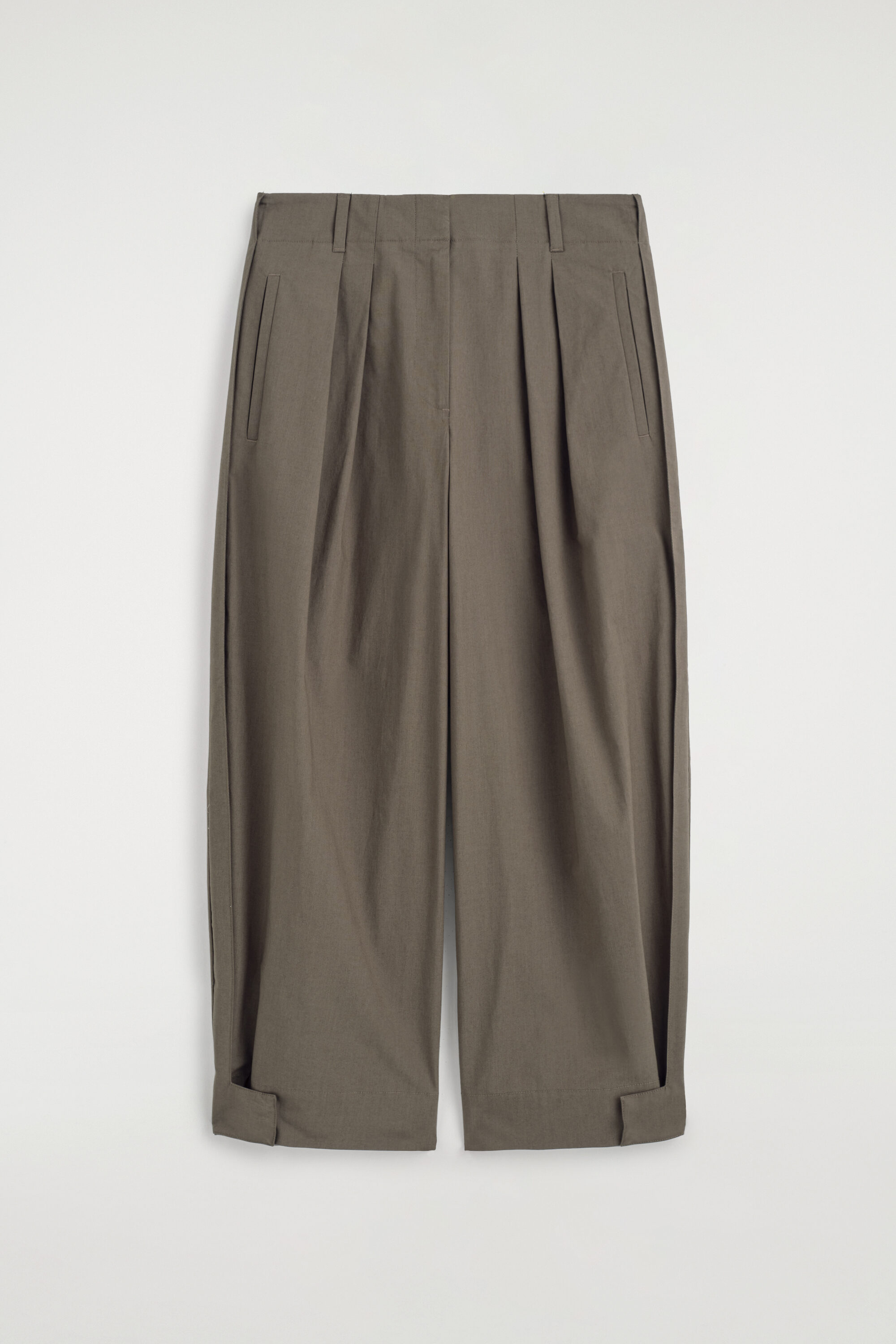PLEATED TAPERED UTILITY PANTS - BROWN