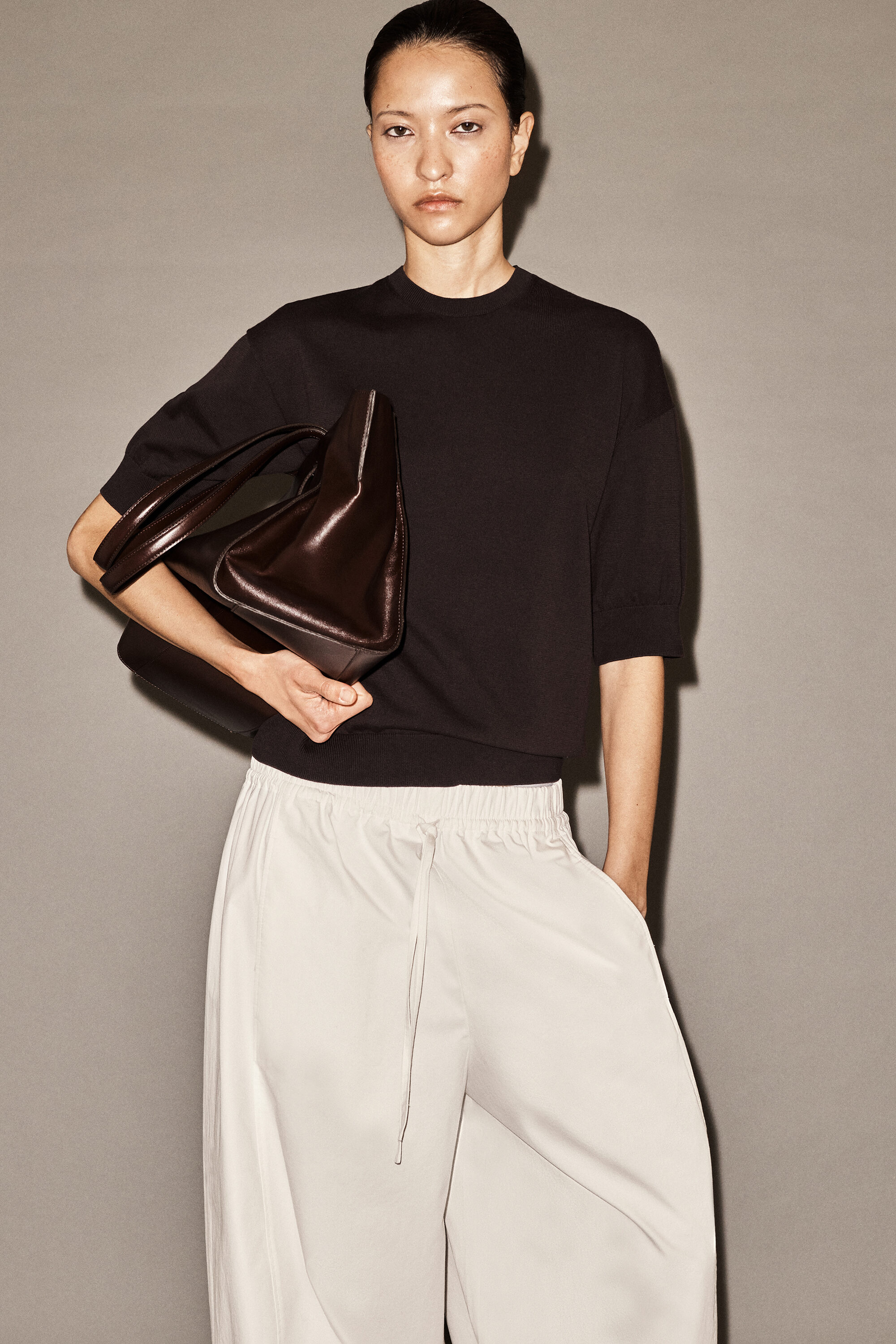 ELASTICATED BARREL-LEG PANTS - WHITE