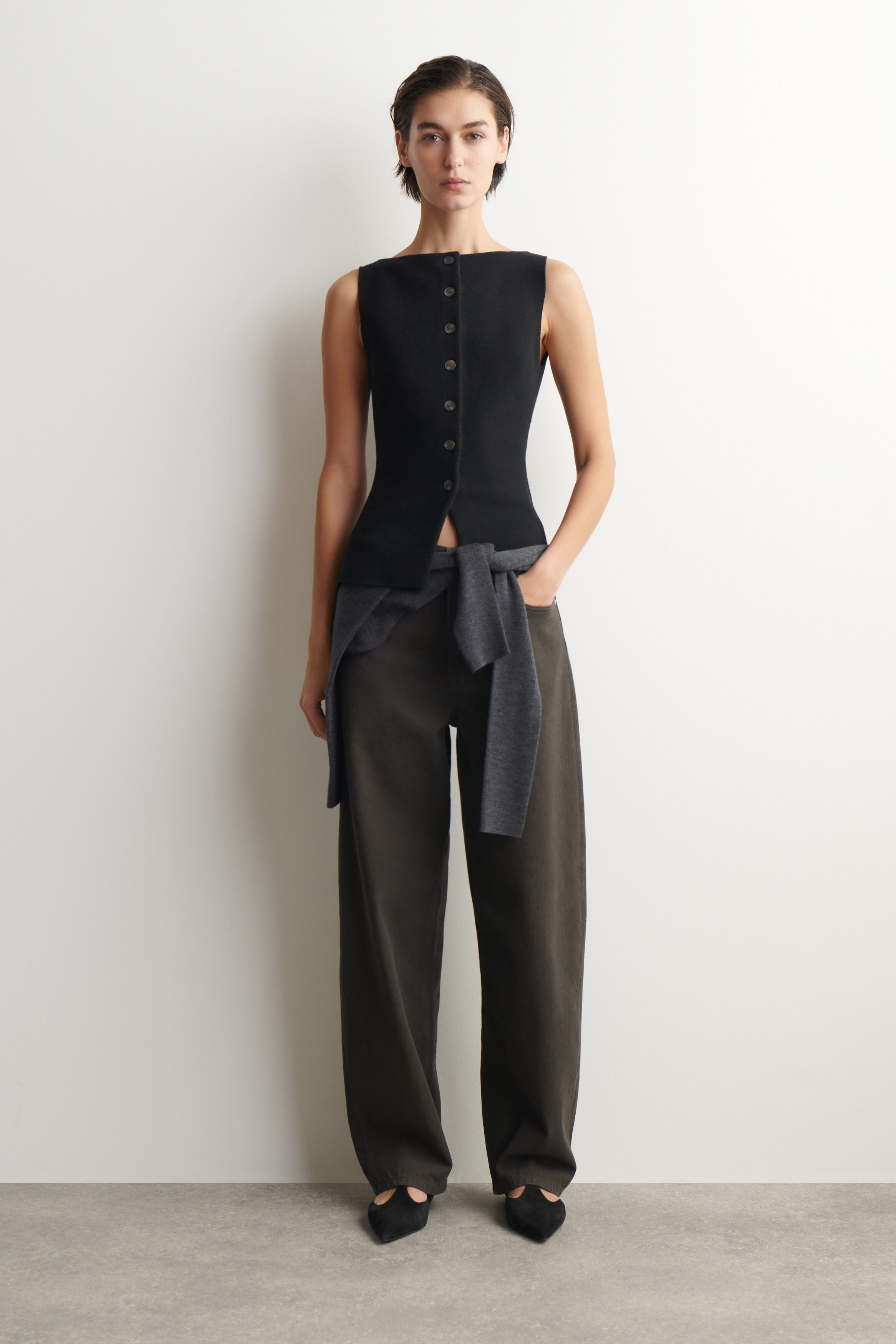COTTON-BLEND CREPE VEST - BLACK