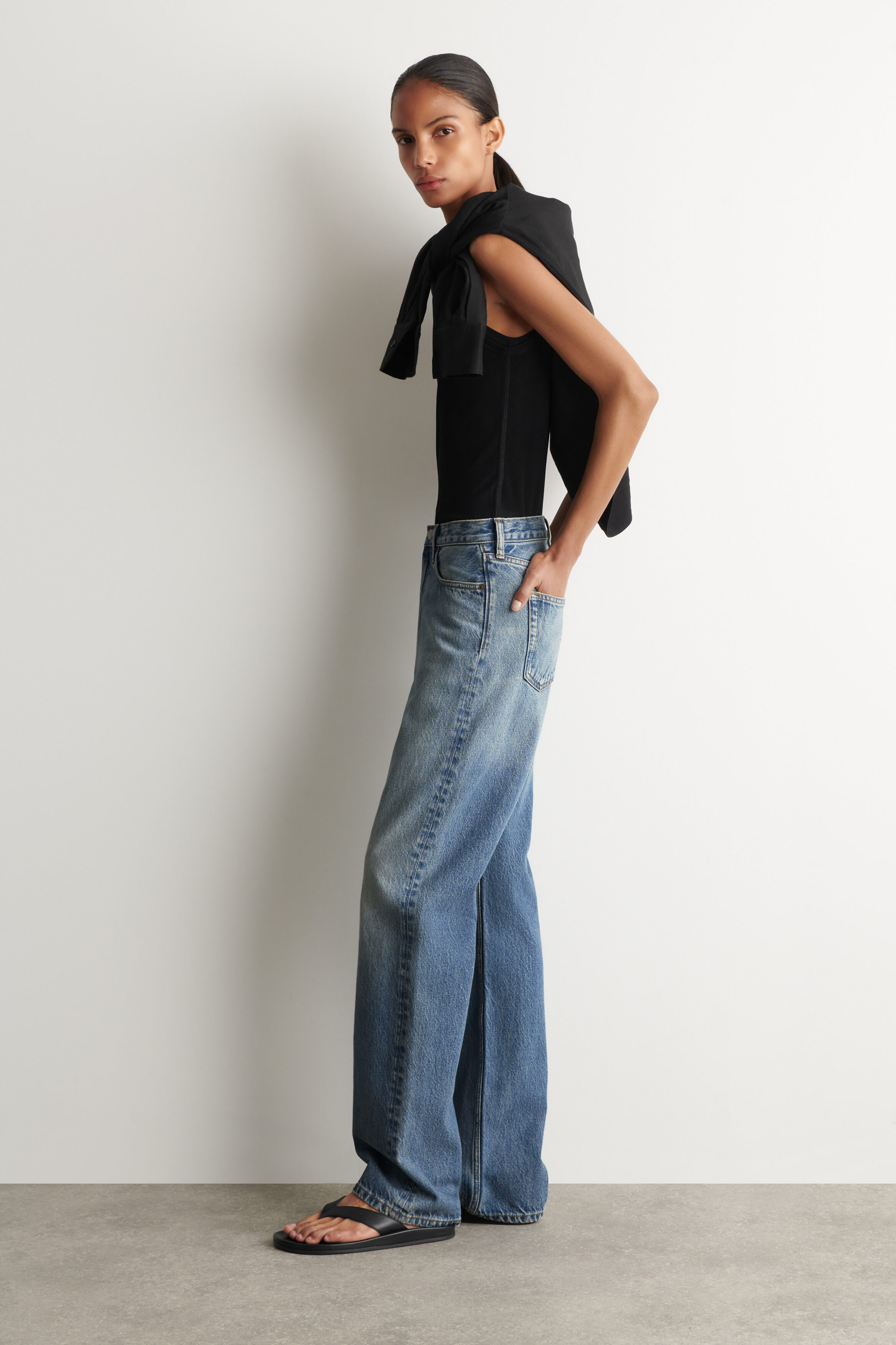 CHORD STRAIGHT-LEG JEANS - FADED BLUE