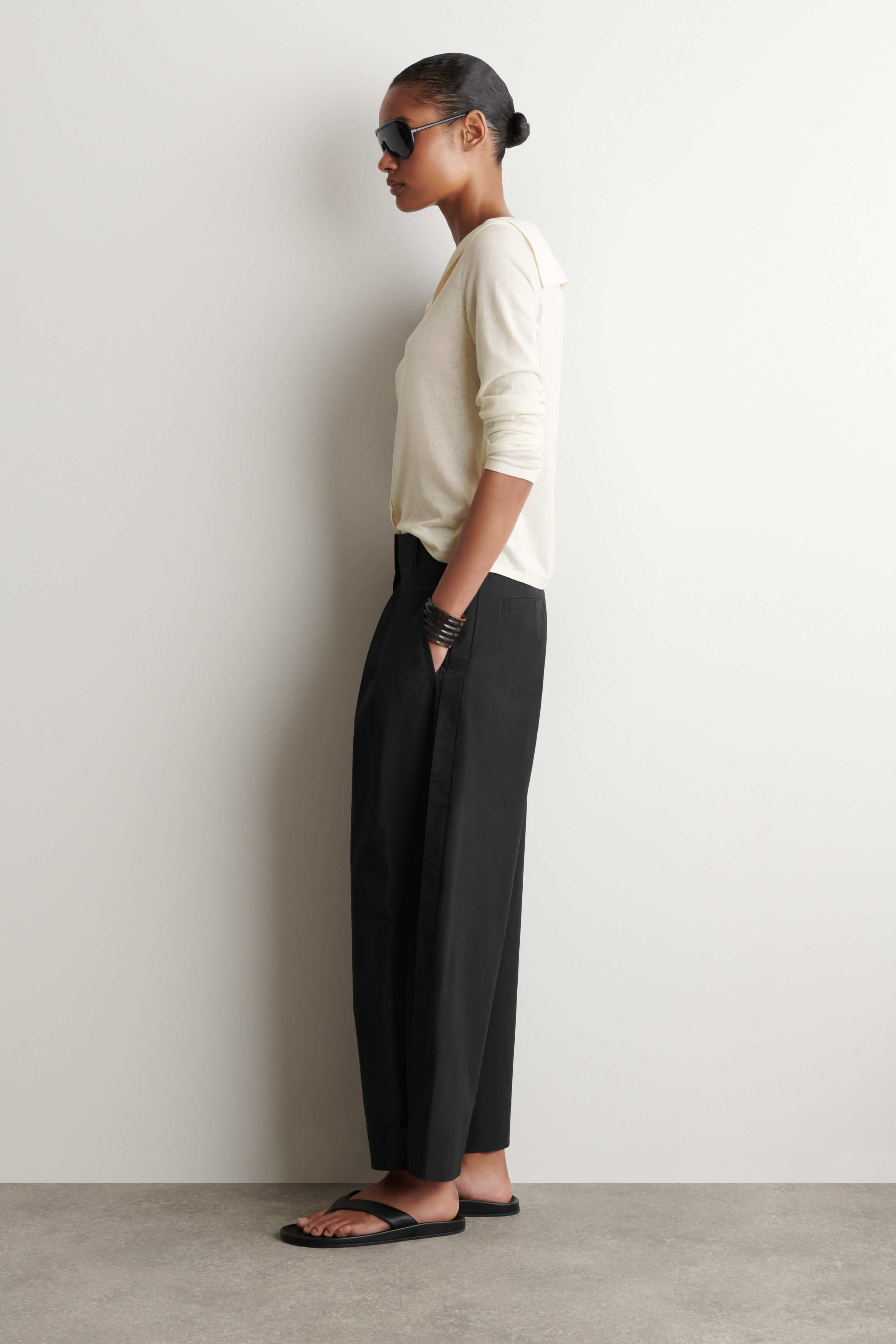 PLEATED TAPERED UTILITY PANTS - BLACK