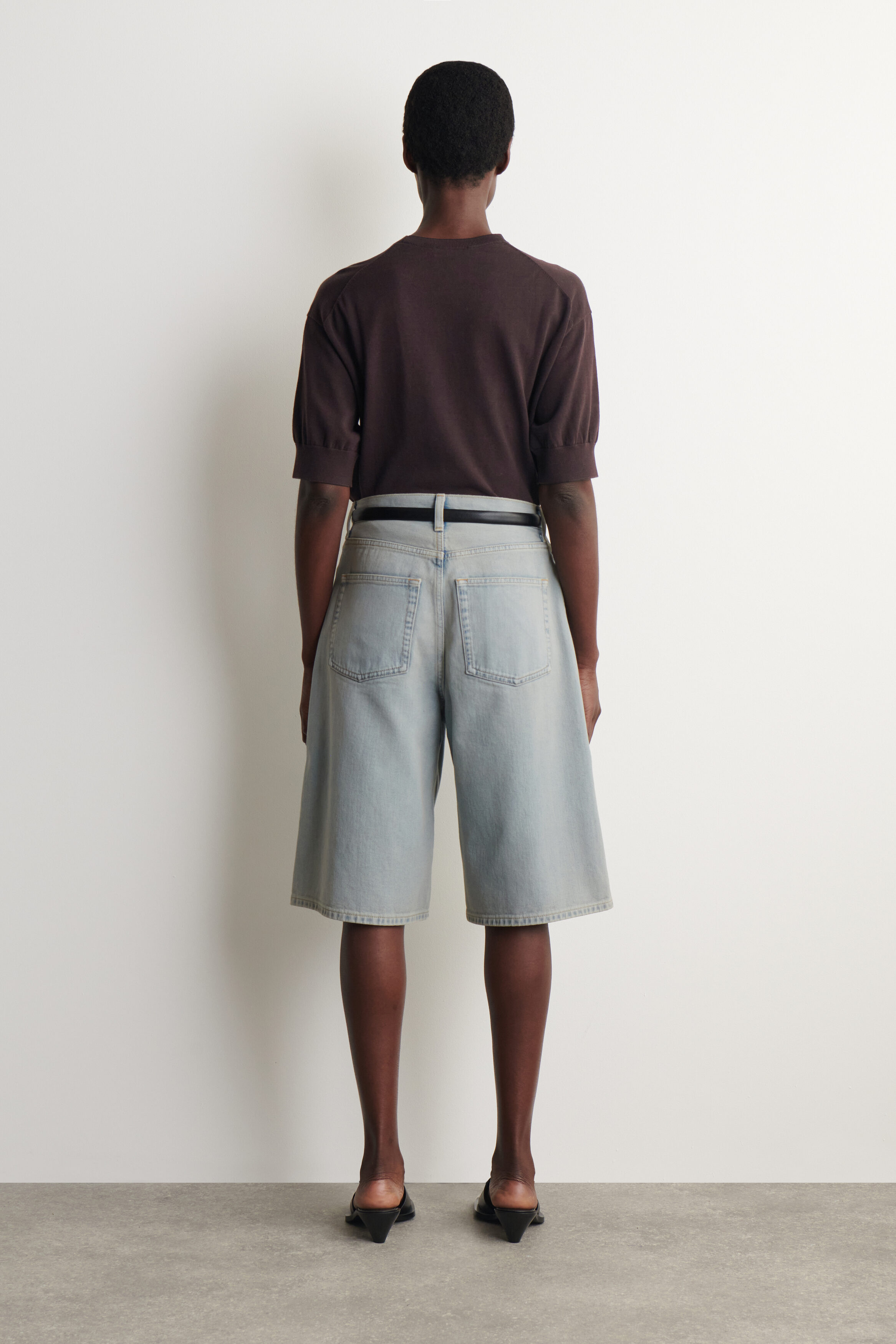 KNEE-LENGTH DENIM SHORTS - LIGHT BLUE