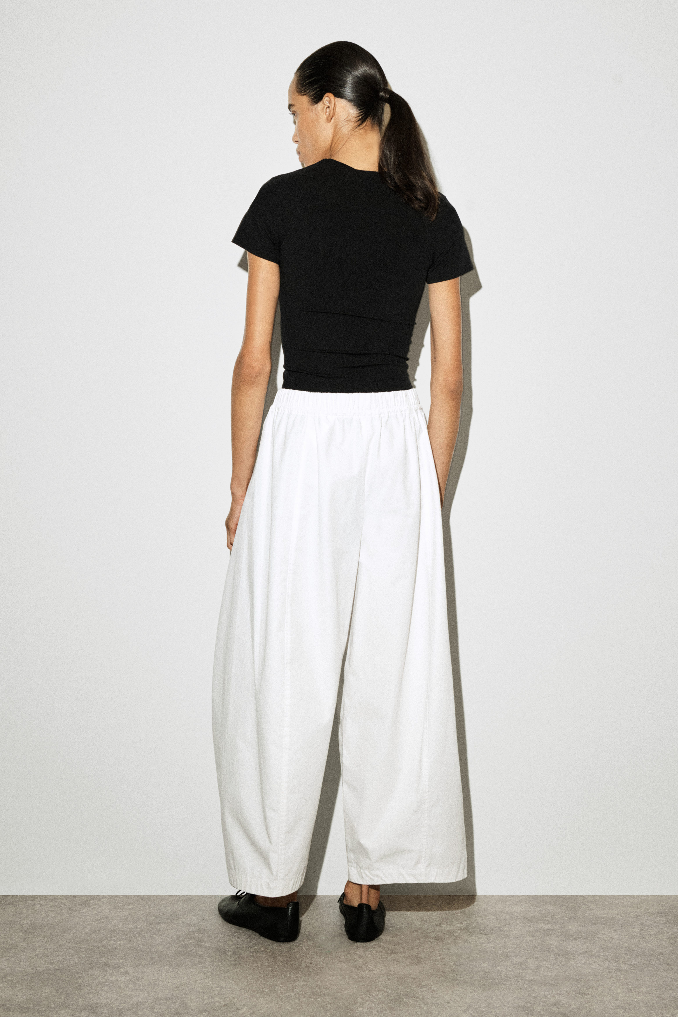 ELASTICATED BARREL-LEG PANTS - WHITE