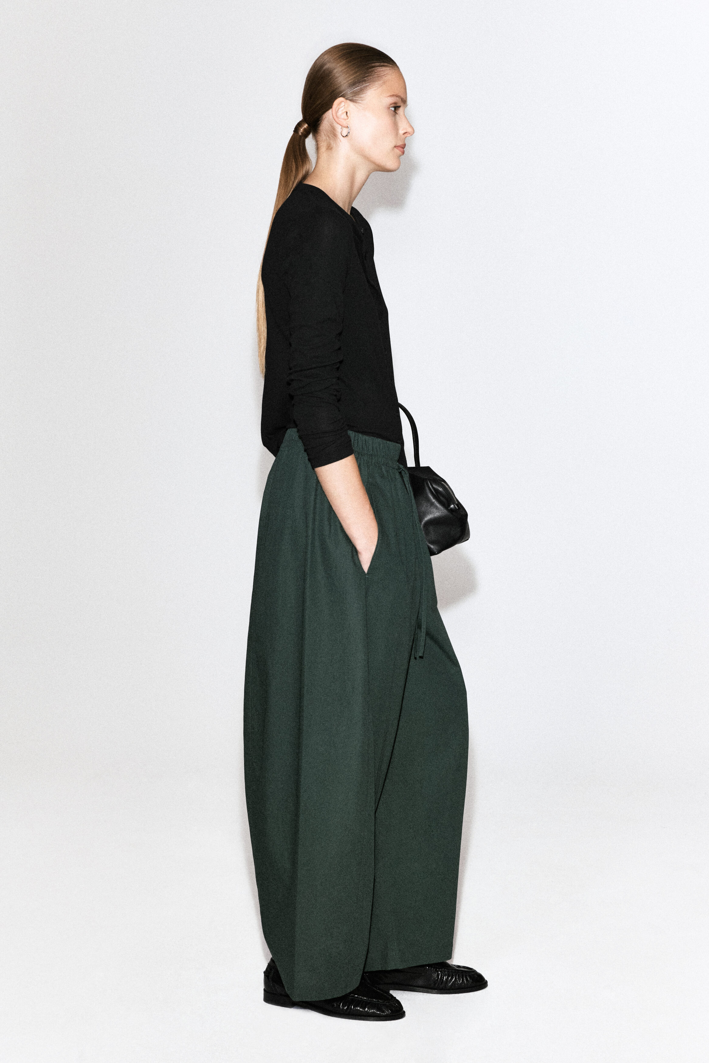 ELASTICATED BARREL-LEG PANTS - DARK GREEN